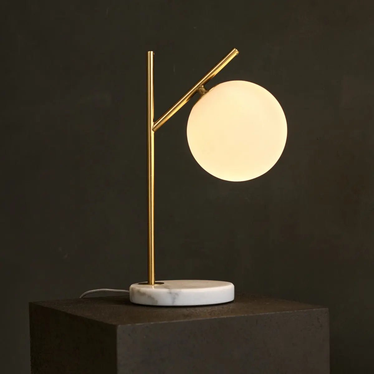 Madison Marmeren Lamp met Matglazen Bol – Elegante Tafellamp Tavellio - Amsterdam