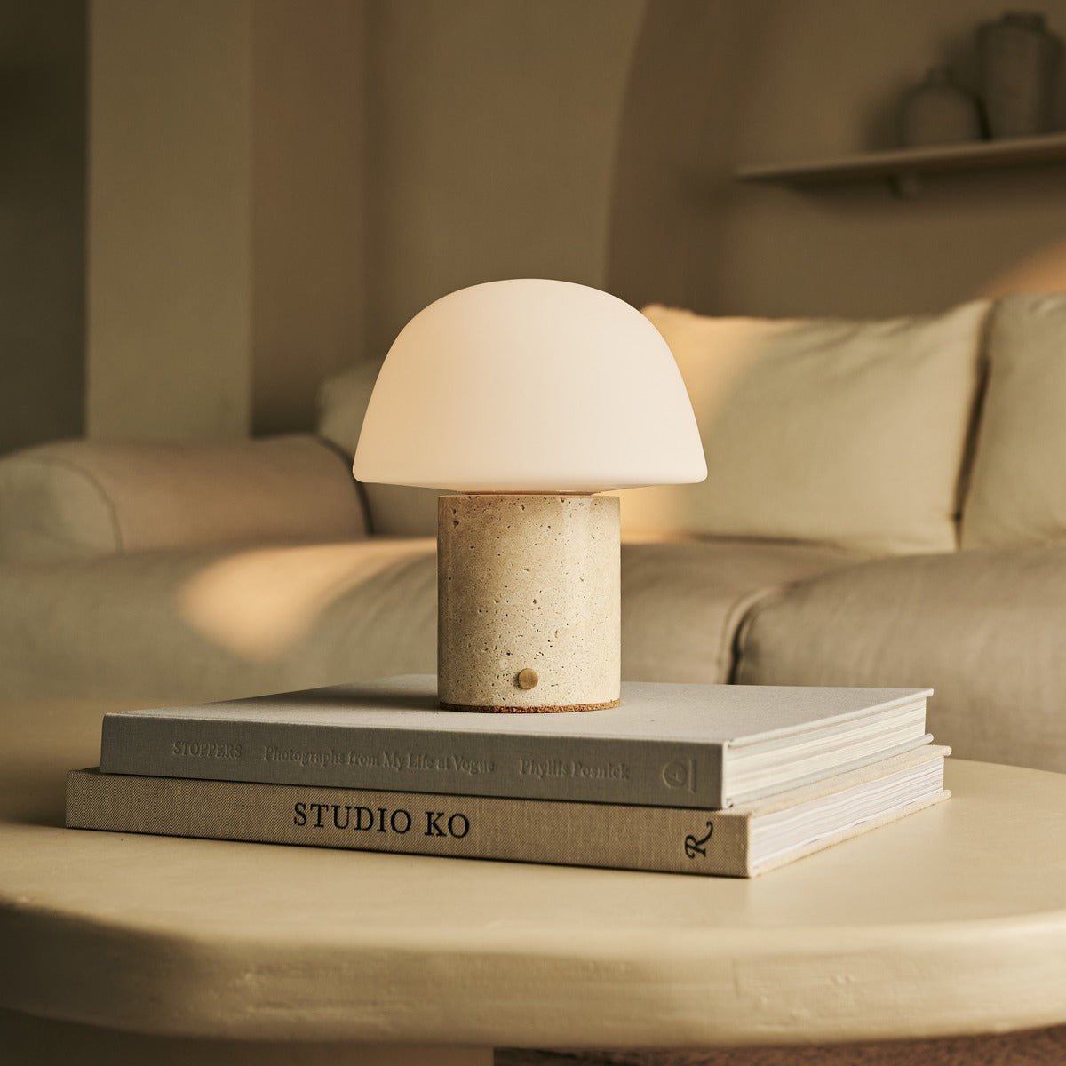 Maes Beige / Travertino Classico - Elegante travertijn oplaadbare tafellamp, tot 100 uur verlichting, stijlvol en functioneel Tavellio - Amsterdam