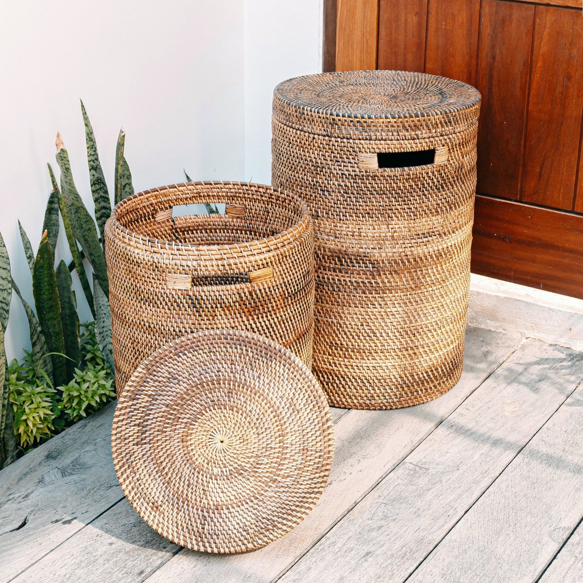mand met deksel – sari - geweven rotan mand – soeji (verkrijgbaar in maat m of l) Soeji