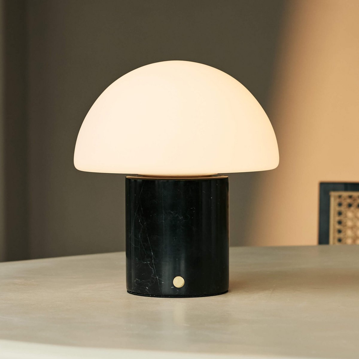 Maris Black / Nero Marquina - Klassiek oplaadbare marmeren tafellamp met 3 lichte kleuren en dimfunctie Tavellio - Amsterdam