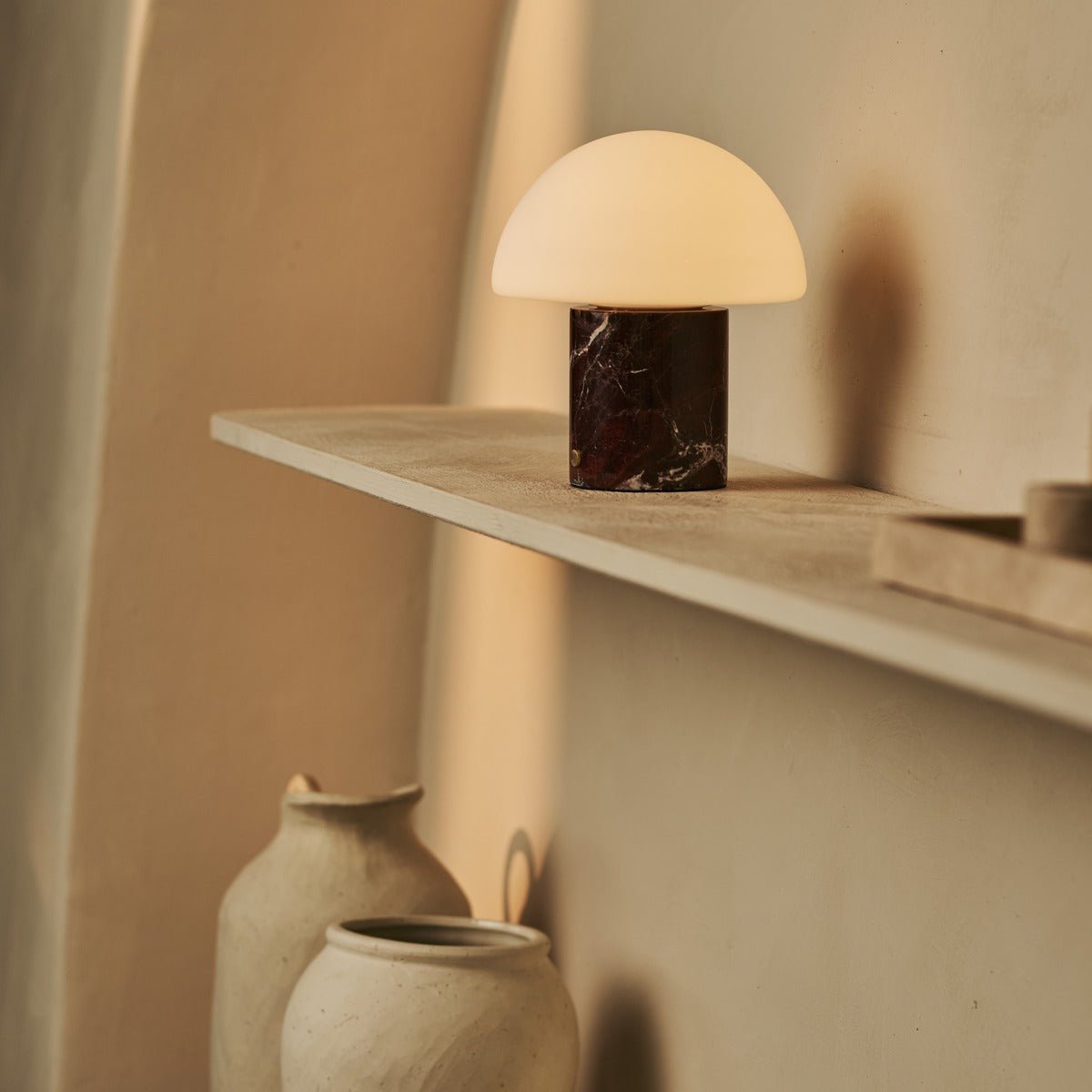 Maris Red / Rosso Levanto - Classic Marmeren oplaadbare tafellamp met 3 lichte kleuren en dimfunctie Tavellio - Amsterdam