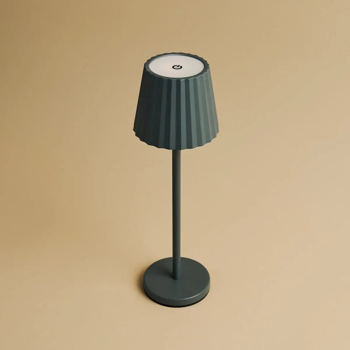 Maya stenen grijs geribbelde tafellamp gemaakt van ijzer - dimbare lamp en 3 lichtmodi, oplaadbaar via draadloos laadstation Tavellio - Amsterdam