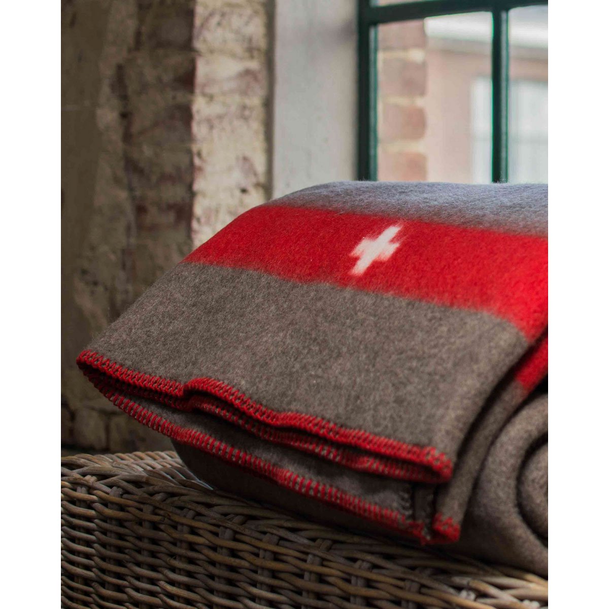 Merinodeken SWISS ARMY - bruin MoST Blankets