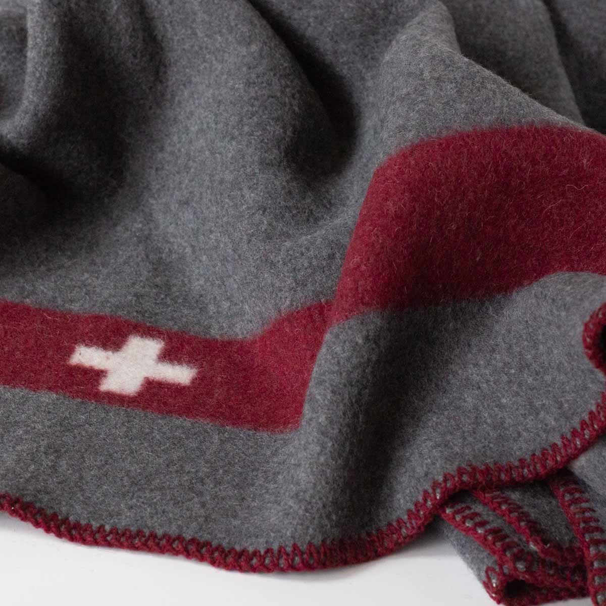 Merinodeken SWISS ARMY - grijs MoST Blankets
