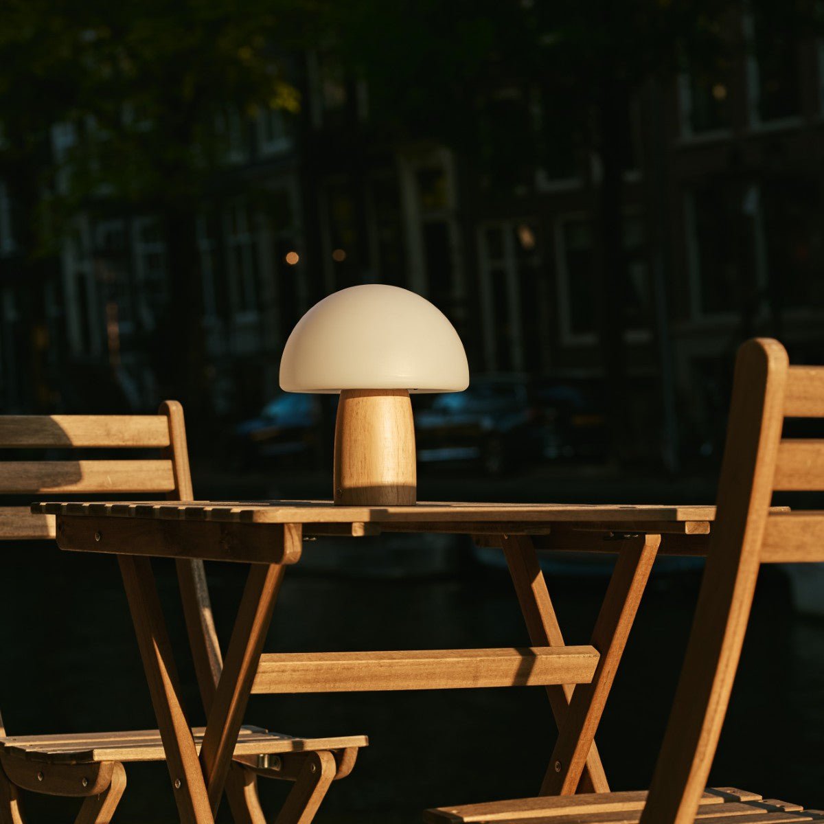 Mia lichtbruin stijlvolle houten tafellamp met dimmer - hout, functioneel en subtiel Tavellio - Amsterdam