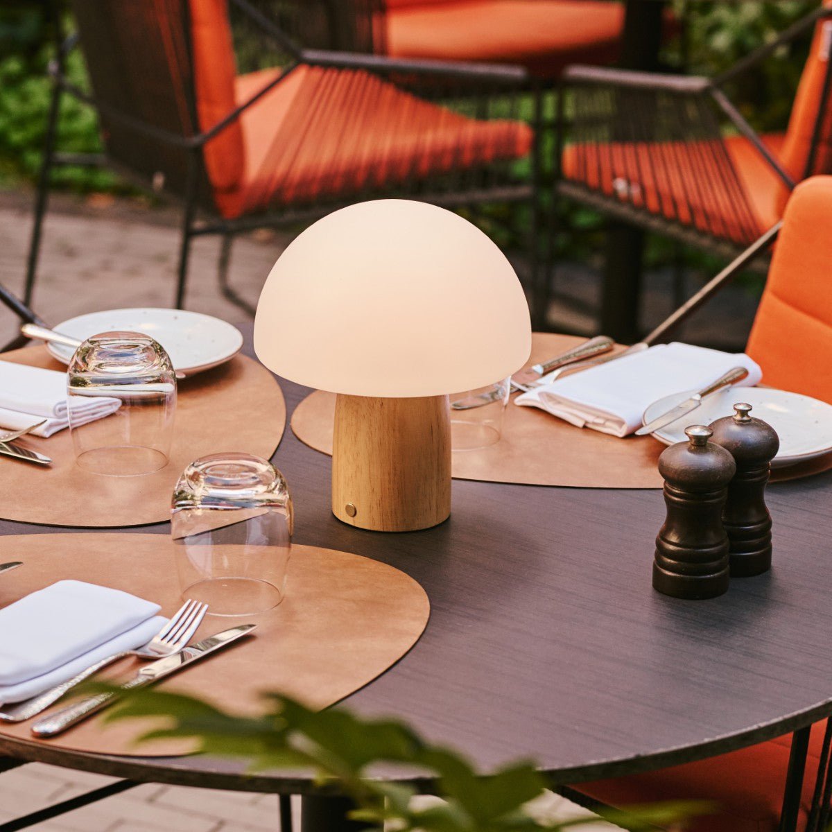 Mia lichtbruin stijlvolle houten tafellamp met dimmer - hout, functioneel en subtiel Tavellio - Amsterdam