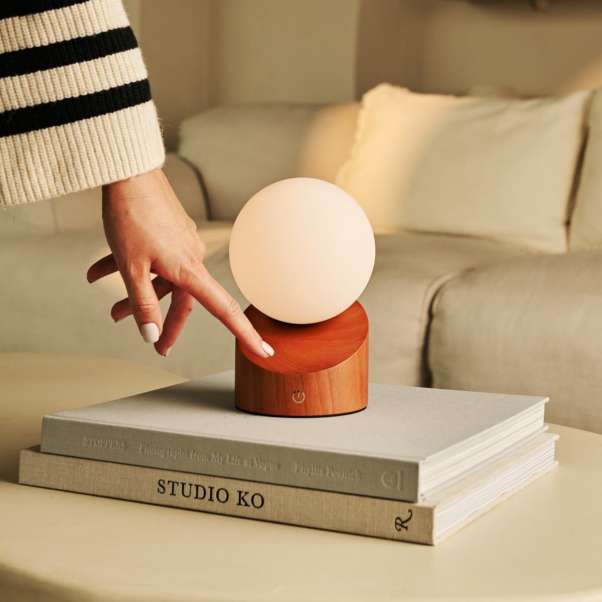 Morris Chestnut Brown Stijlvol oplaadbare lamp-draadloos, dimbaar, milieuvriendelijk ontwerp Tavellio - Amsterdam