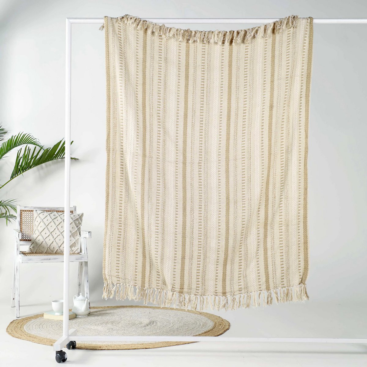 Muted Beige Plaid / Sofa Throw – Textured Pattern with Fringes – 130×150 cm – Urbane Hide Urbane Hide