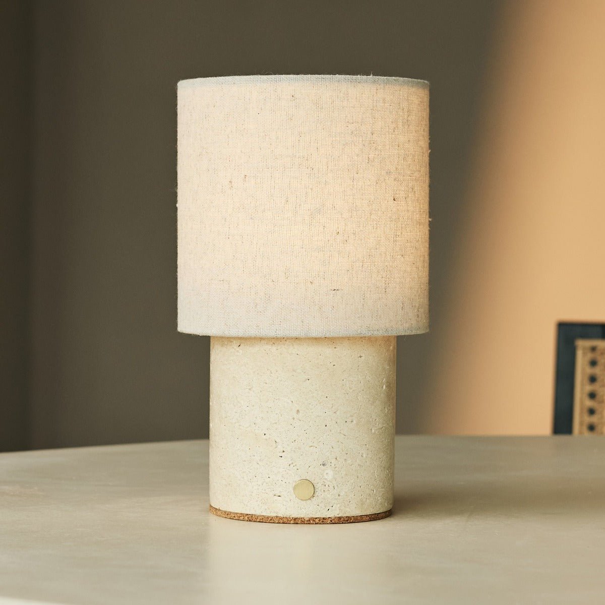 Onoda Beige / Travertino Classico - Travertine oplaadbare tafellamp - met linnen verwisselbare lampenkap en oplaadbaar ontwerp Tavellio - Amsterdam