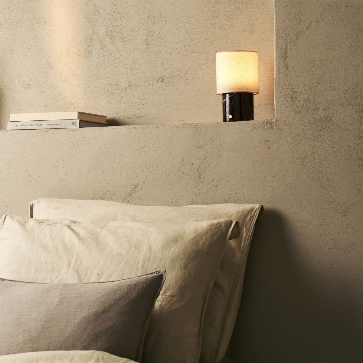 Onoda Black / Nero Marquina - Marmeren oplaadbare tafellamp - met linnen verwisselbare lampenkap en oplaadbaar ontwerp Tavellio - Amsterdam