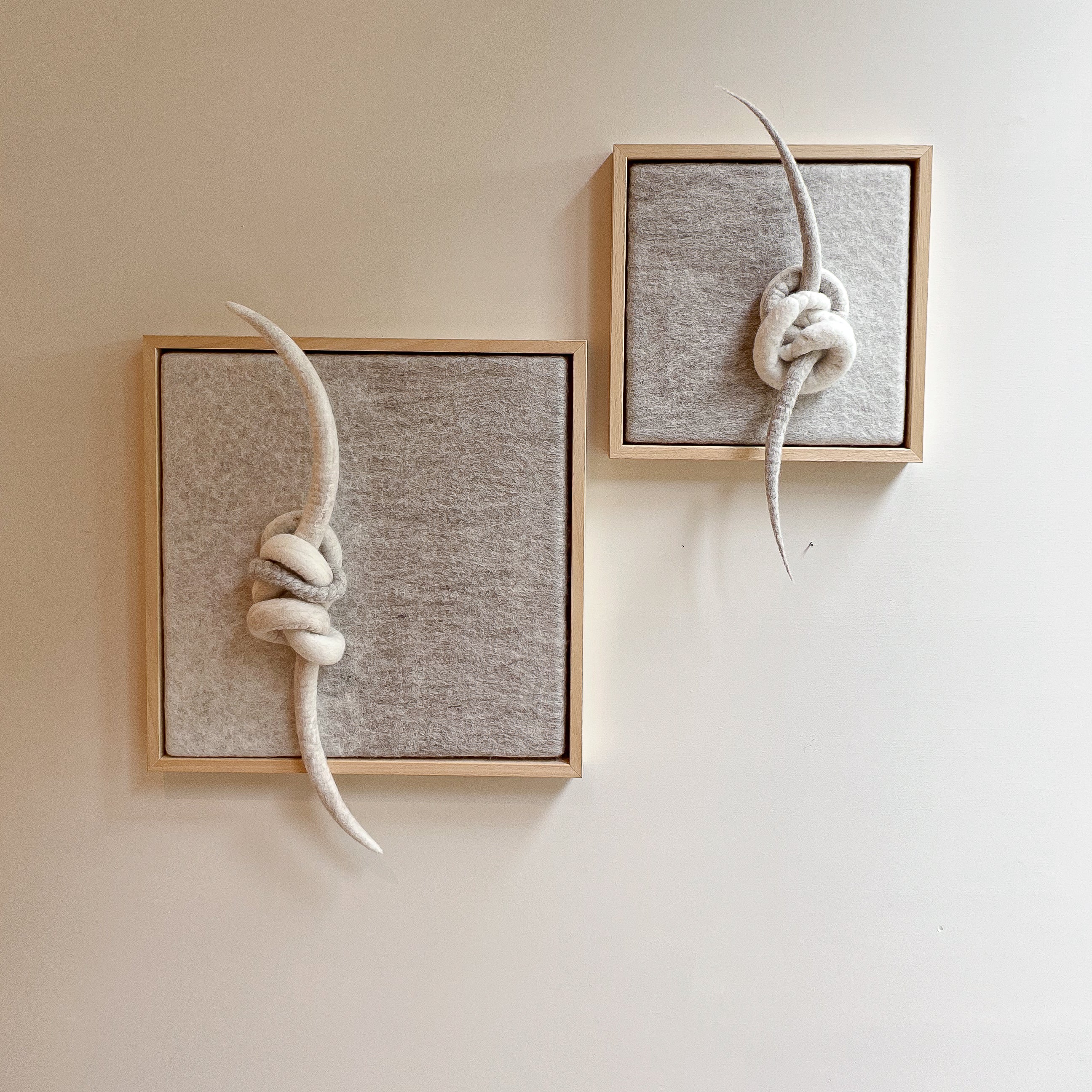 Plexus V-I- vilten wandkunst I Vilt & Vlow | 23 × 23 cm Noii HOME