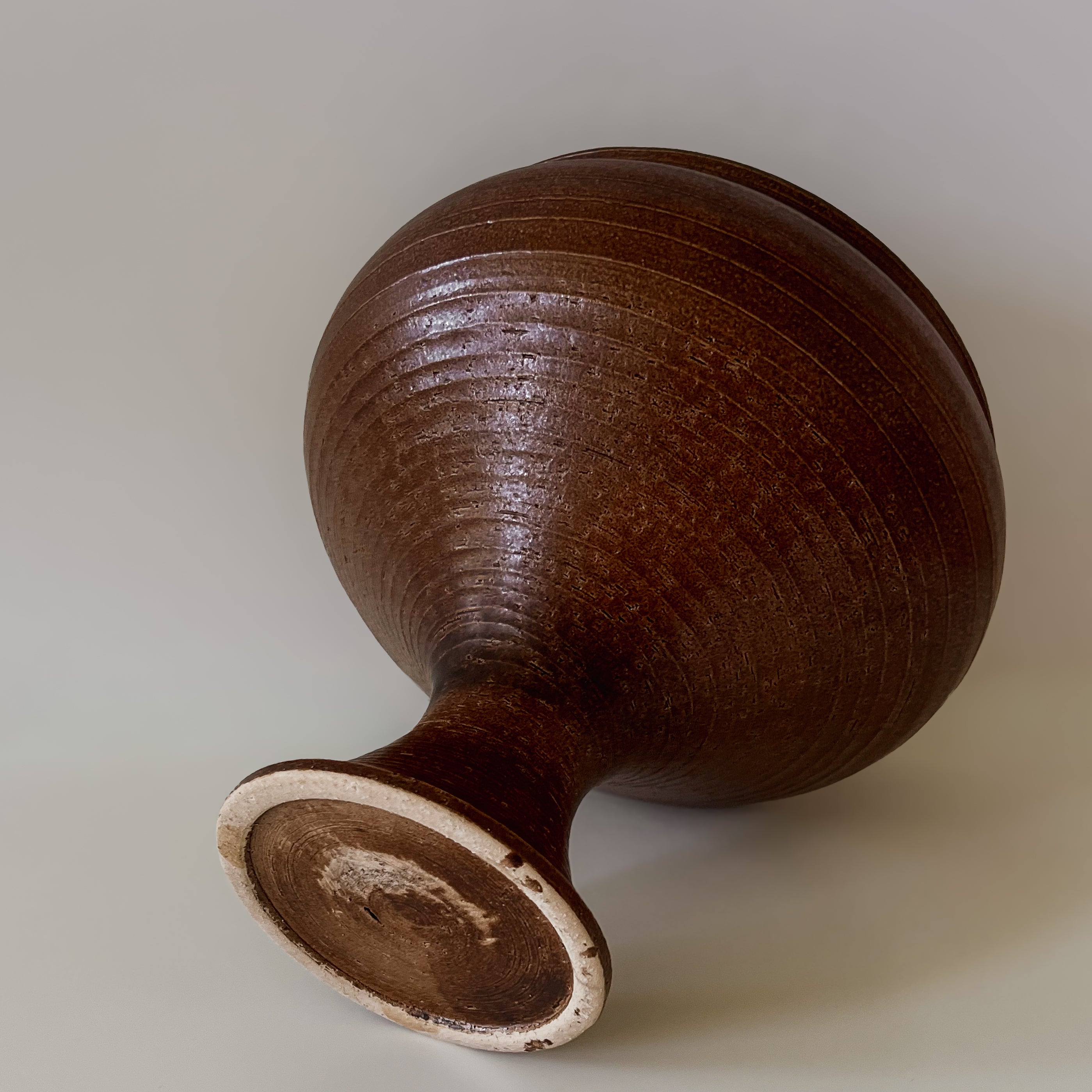 pre-loved keramische aardewerken bruine pot Noii HOME