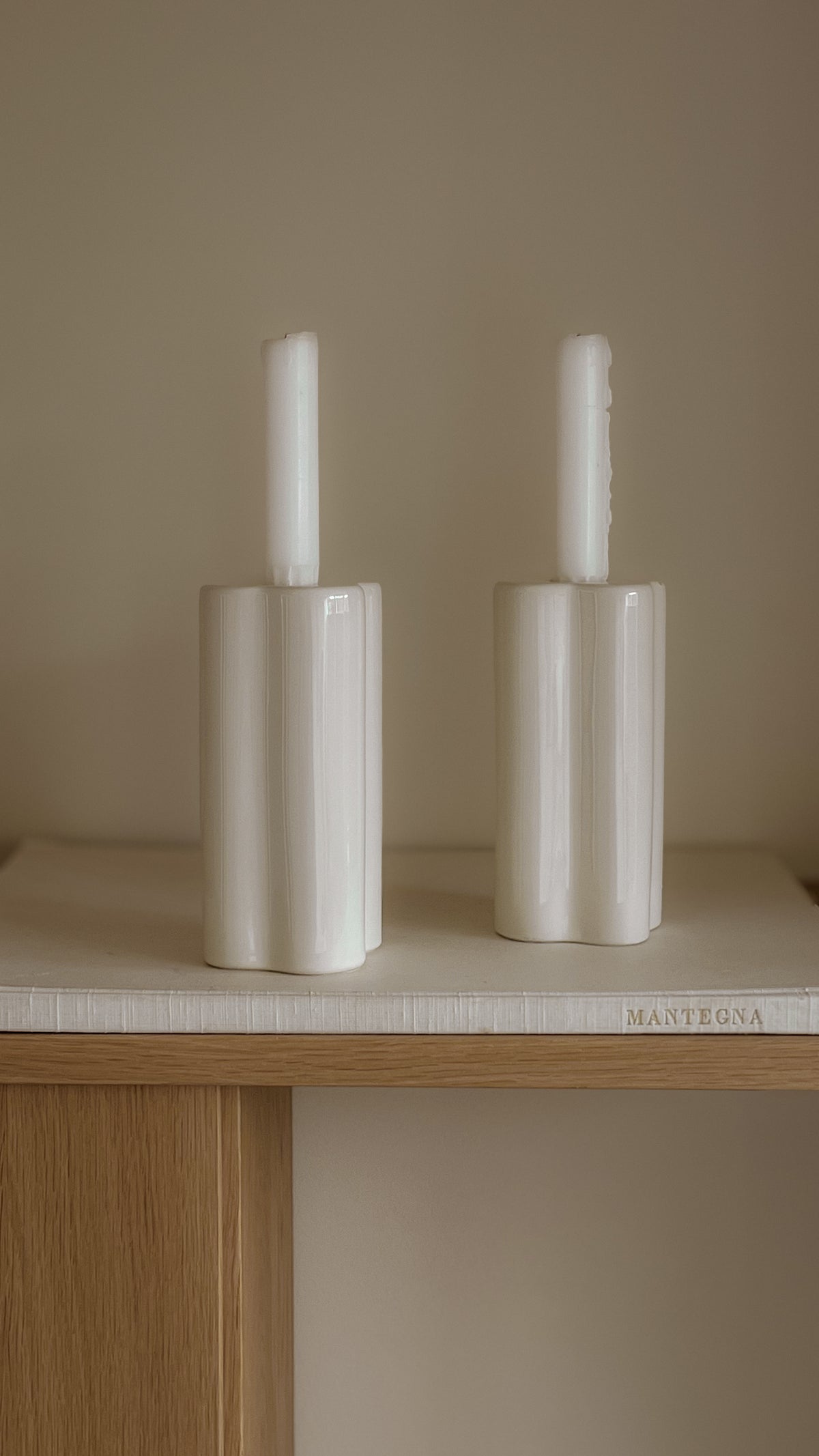 pre-loved keramische kandelaars – set van 2 – crème glazuur Noii HOME