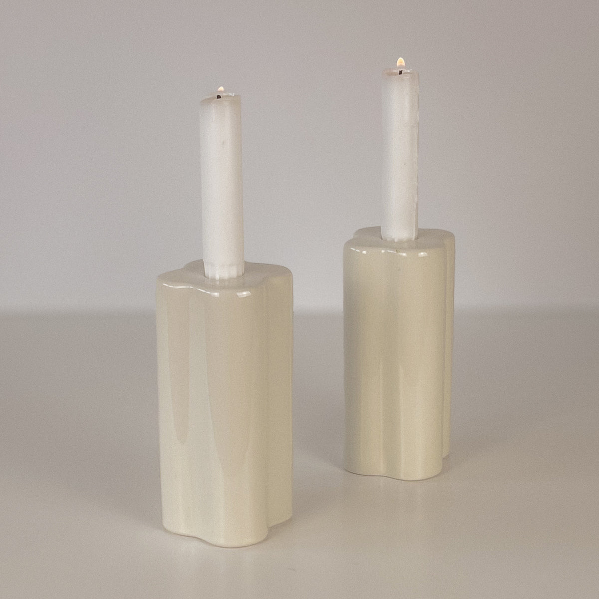 pre-loved keramische kandelaars – set van 2 – crème glazuur Noii HOME