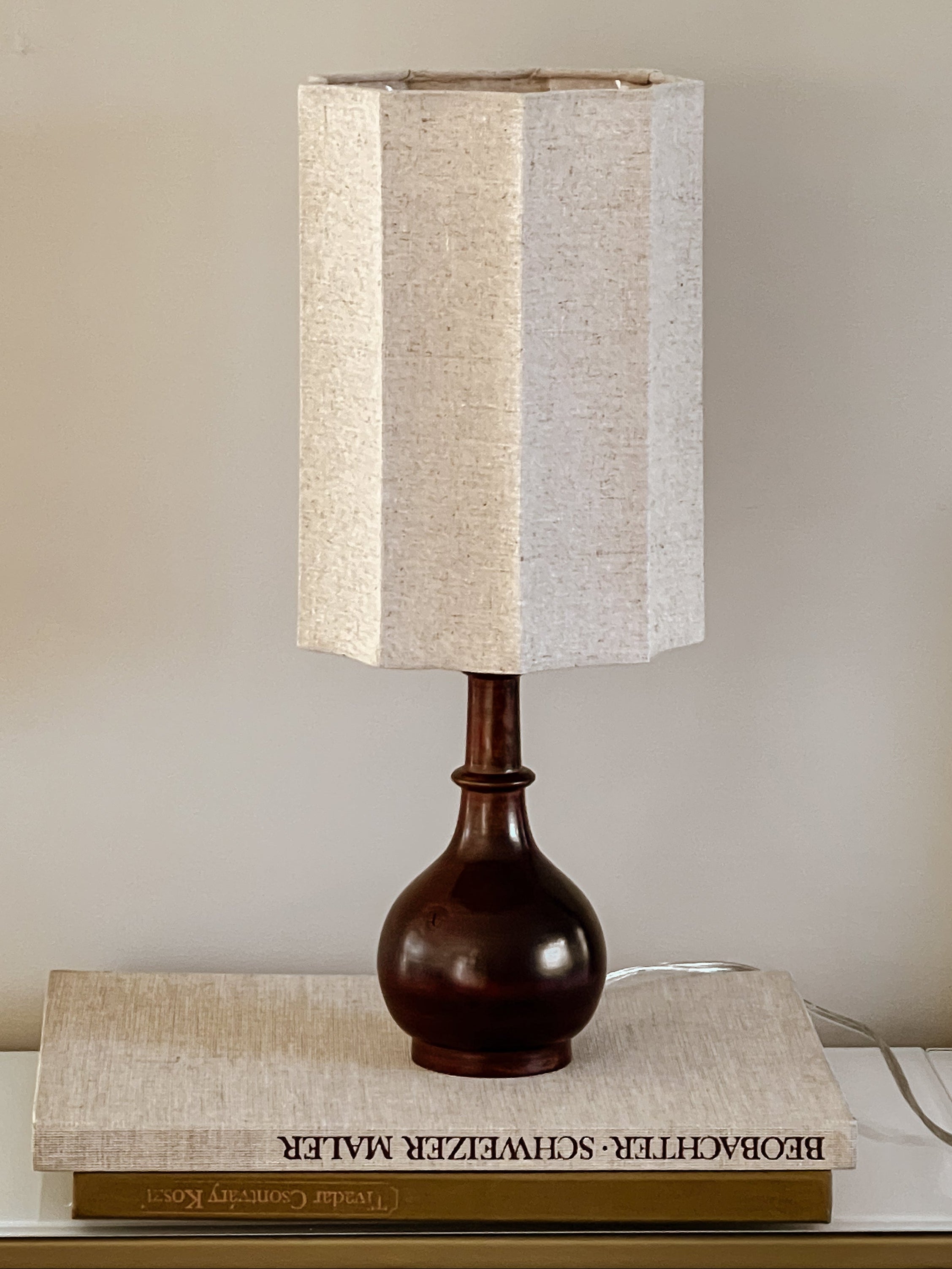 pre-loved lampenvoet - nieuwe 8 hoekige kap - beige Noii HOME