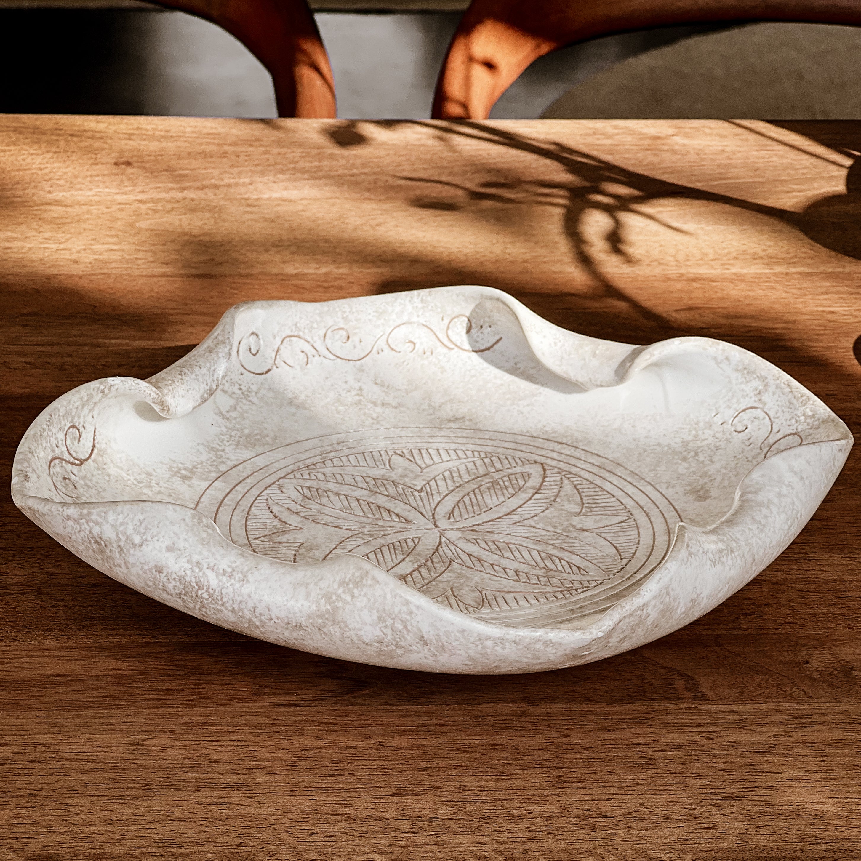 pre-loved schaal bewerkt - creme  -wit Noii HOME