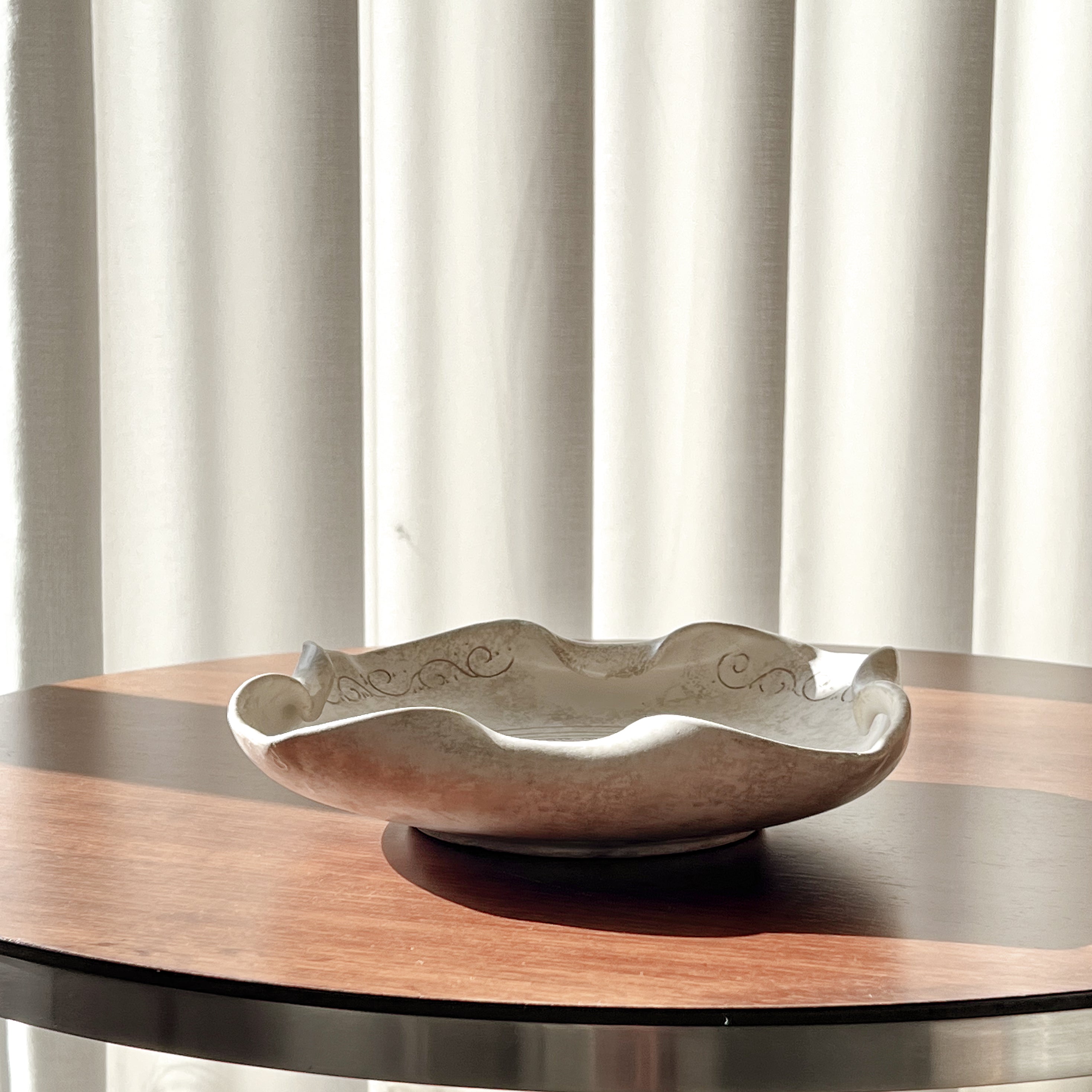 pre-loved schaal bewerkt - creme  -wit Noii HOME