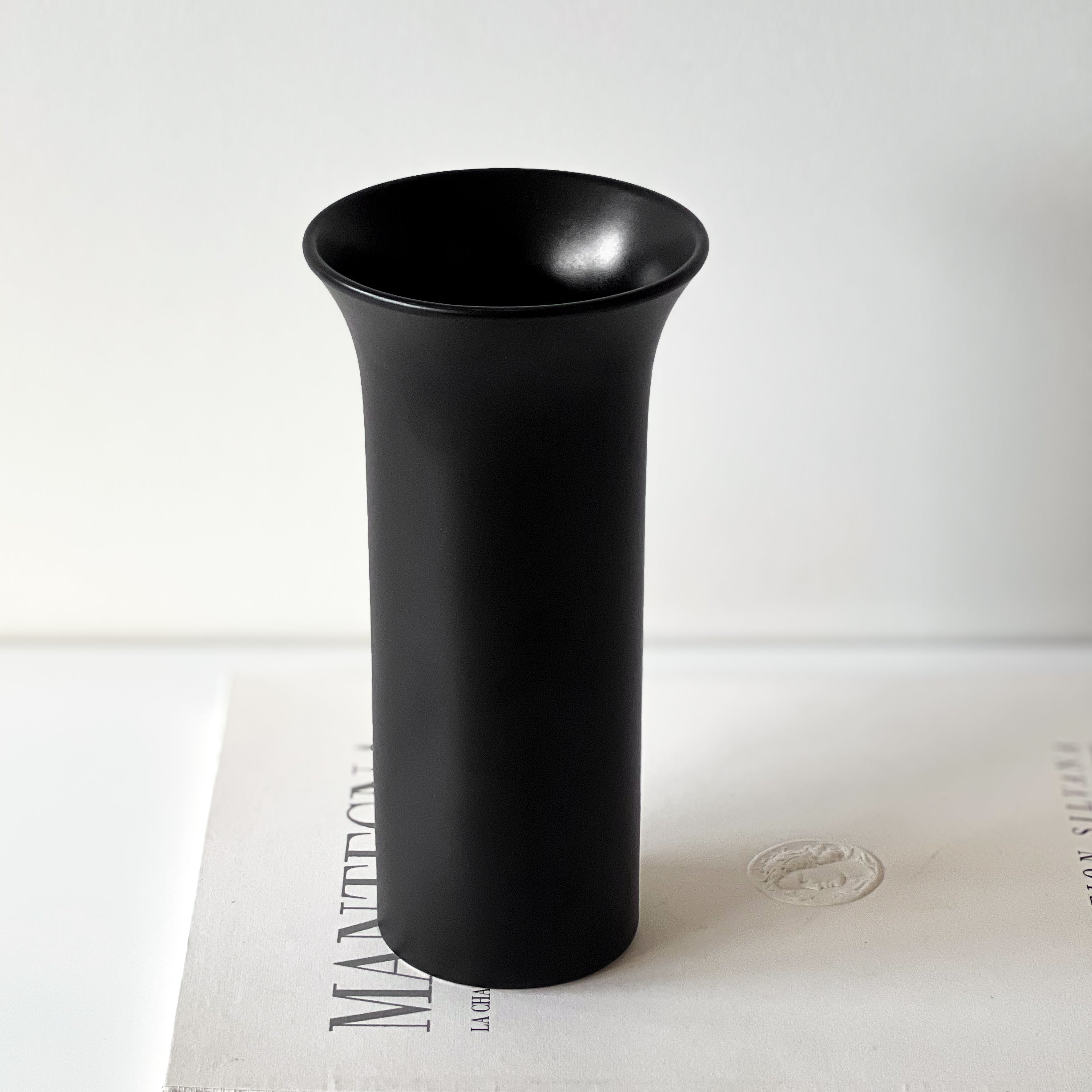 pre-loved vaas zwart - rank Noii HOME