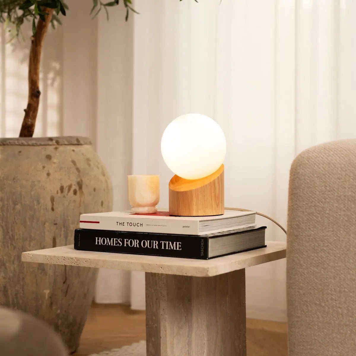 quin lichtbruine houten tafellamp, tavellio amsterdam Tavellio - Amsterdam
