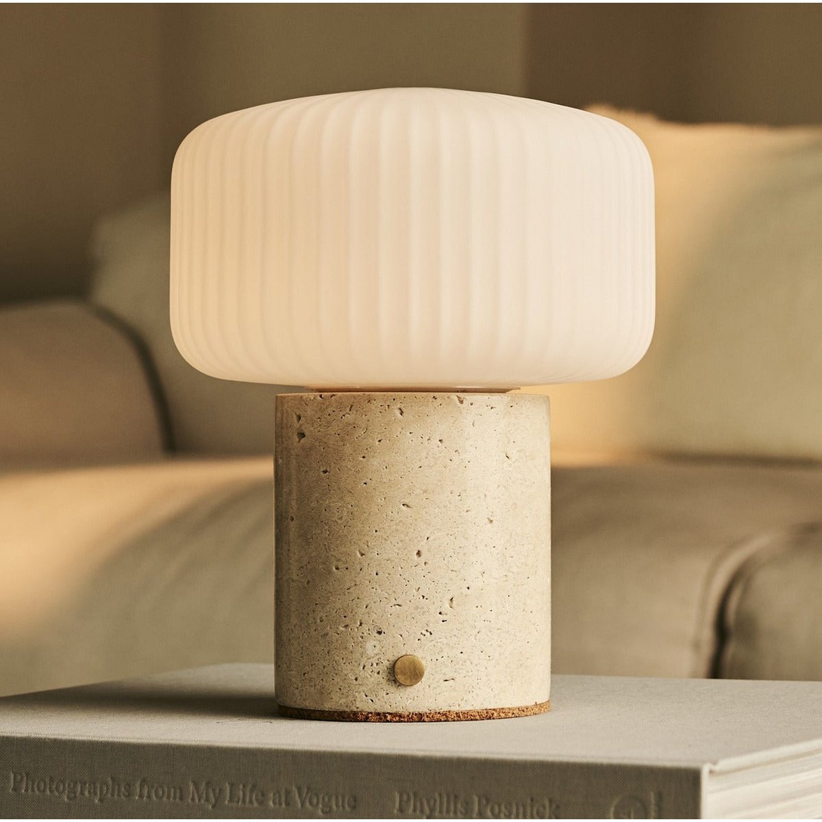 Renoir Beige / Travertino Classico - Travertine oplaadbare tafellamp - draadloos, USB oplaadbaar en tot 100 uur verlichting Tavellio - Amsterdam