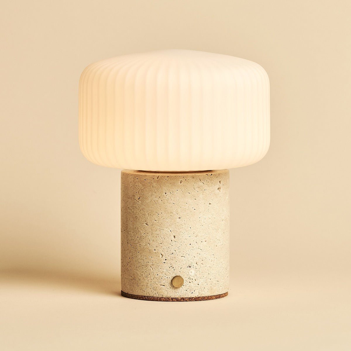 Renoir Beige / Travertino Classico - Travertine oplaadbare tafellamp - draadloos, USB oplaadbaar en tot 100 uur verlichting Tavellio - Amsterdam