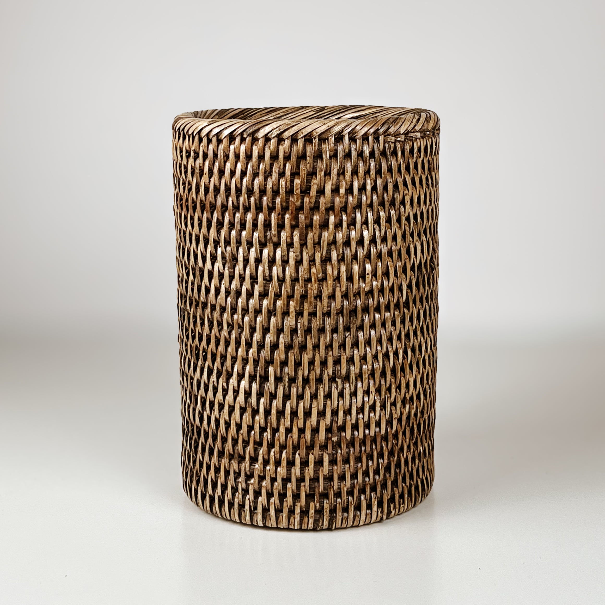 rotan vaas - flessenhouder – pre-loved Noii HOME