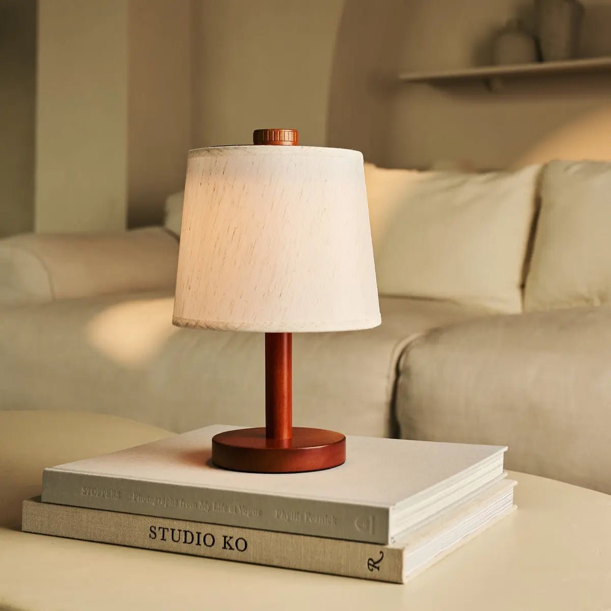 Rover kastanje bruin houten lamp - oplaadbare, draadloze en dimbare schaduw Tavellio - Amsterdam