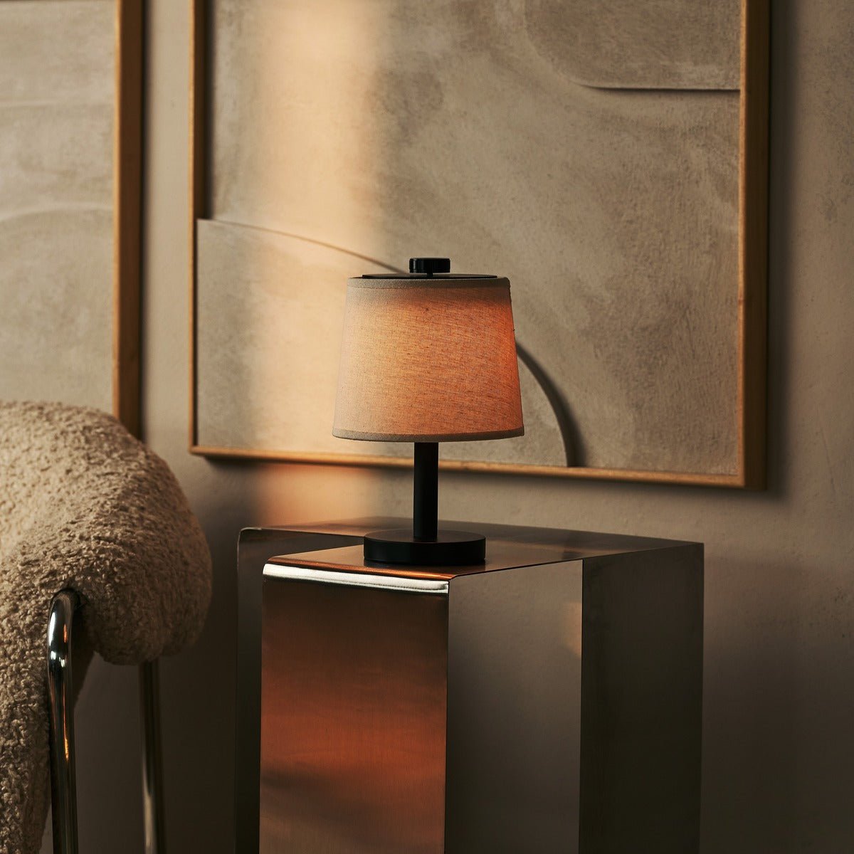 Rover zwarte houten lamp - oplaadbare, draadloze en dimbare schaduw Tavellio - Amsterdam