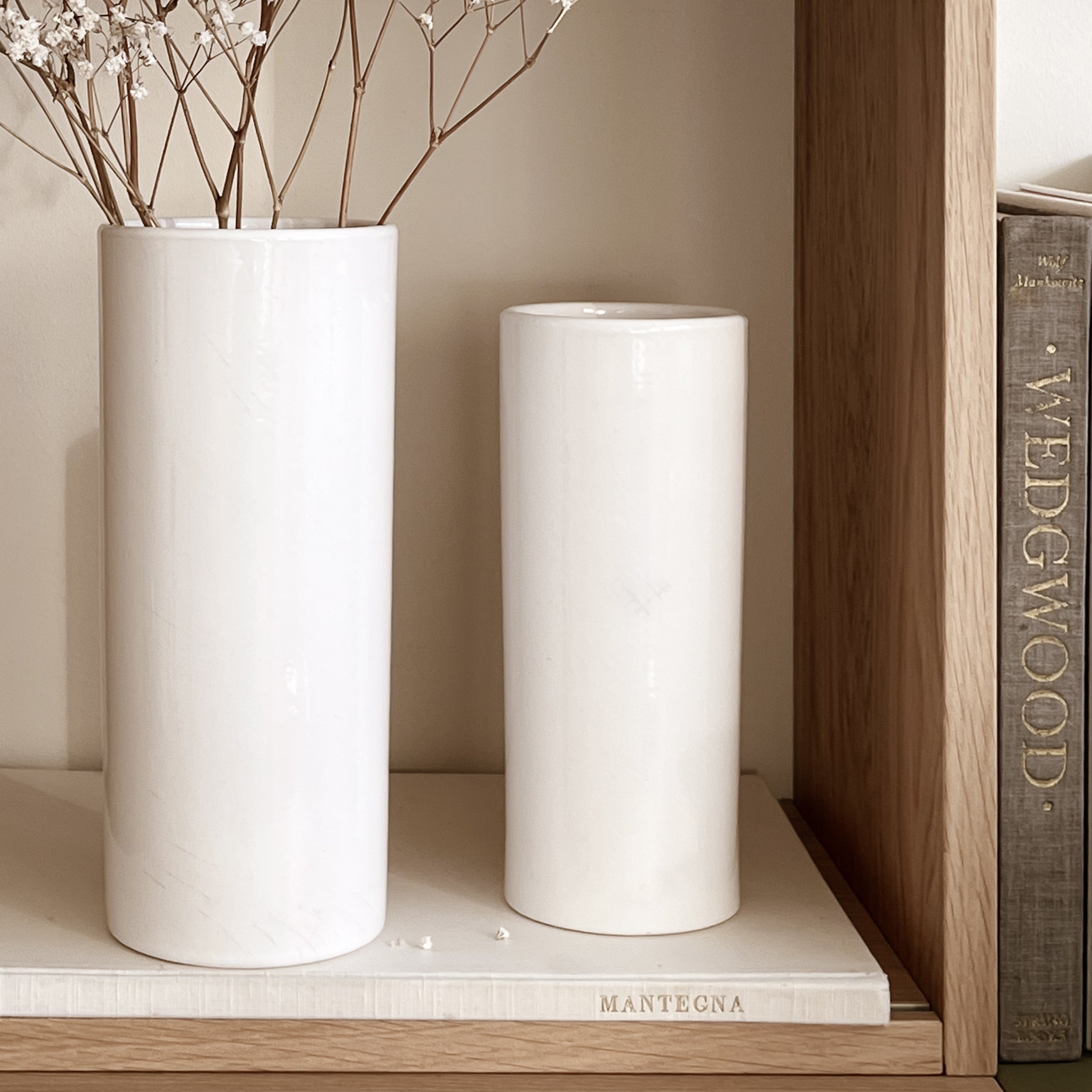 set van twee pre-loved keramische vazen – wit glazuur Noii HOME