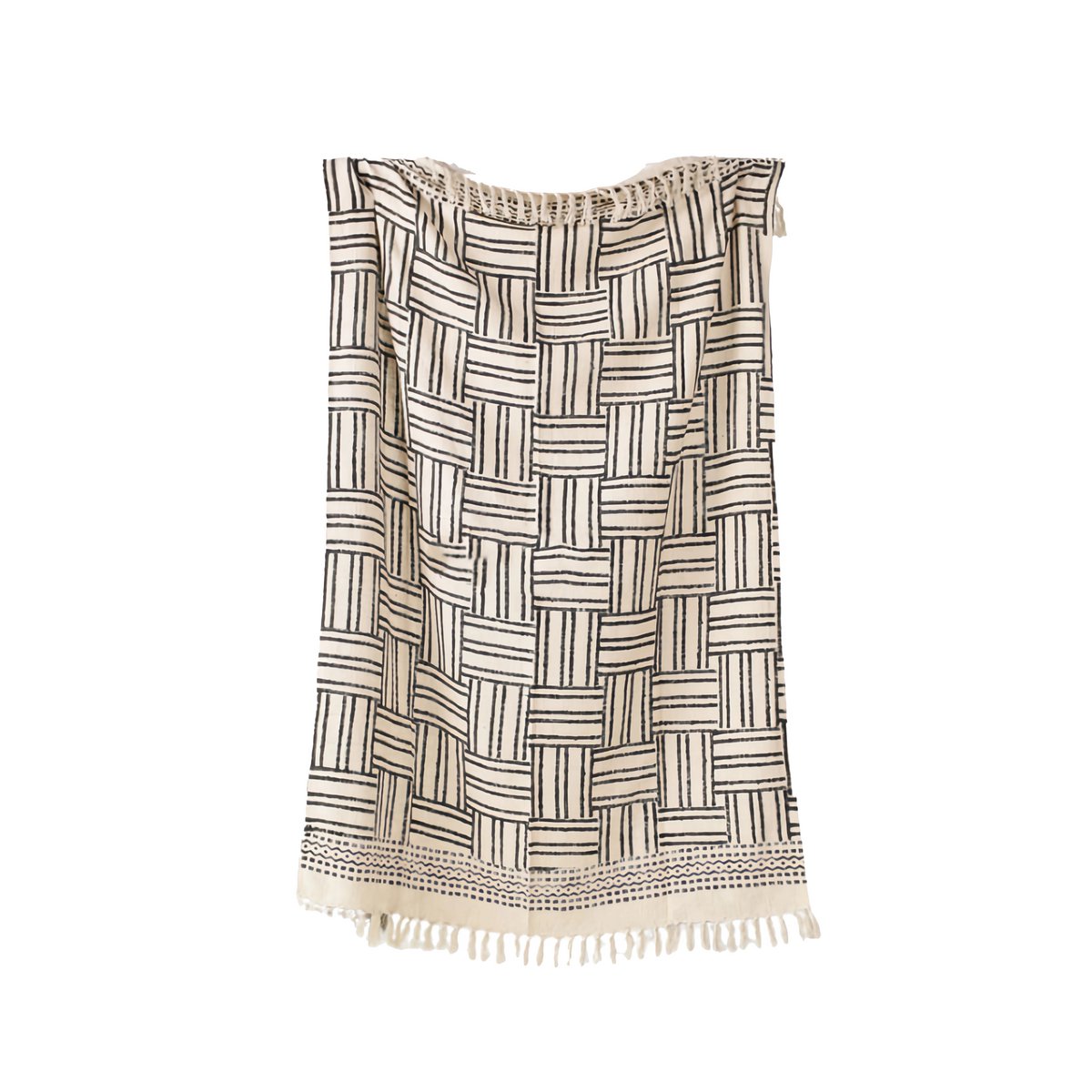 Soft Black & White Plaid / Sofa Throw – Graphic Pattern with Fringes – 120×180 cm – Urbane Hide Urbane Hide