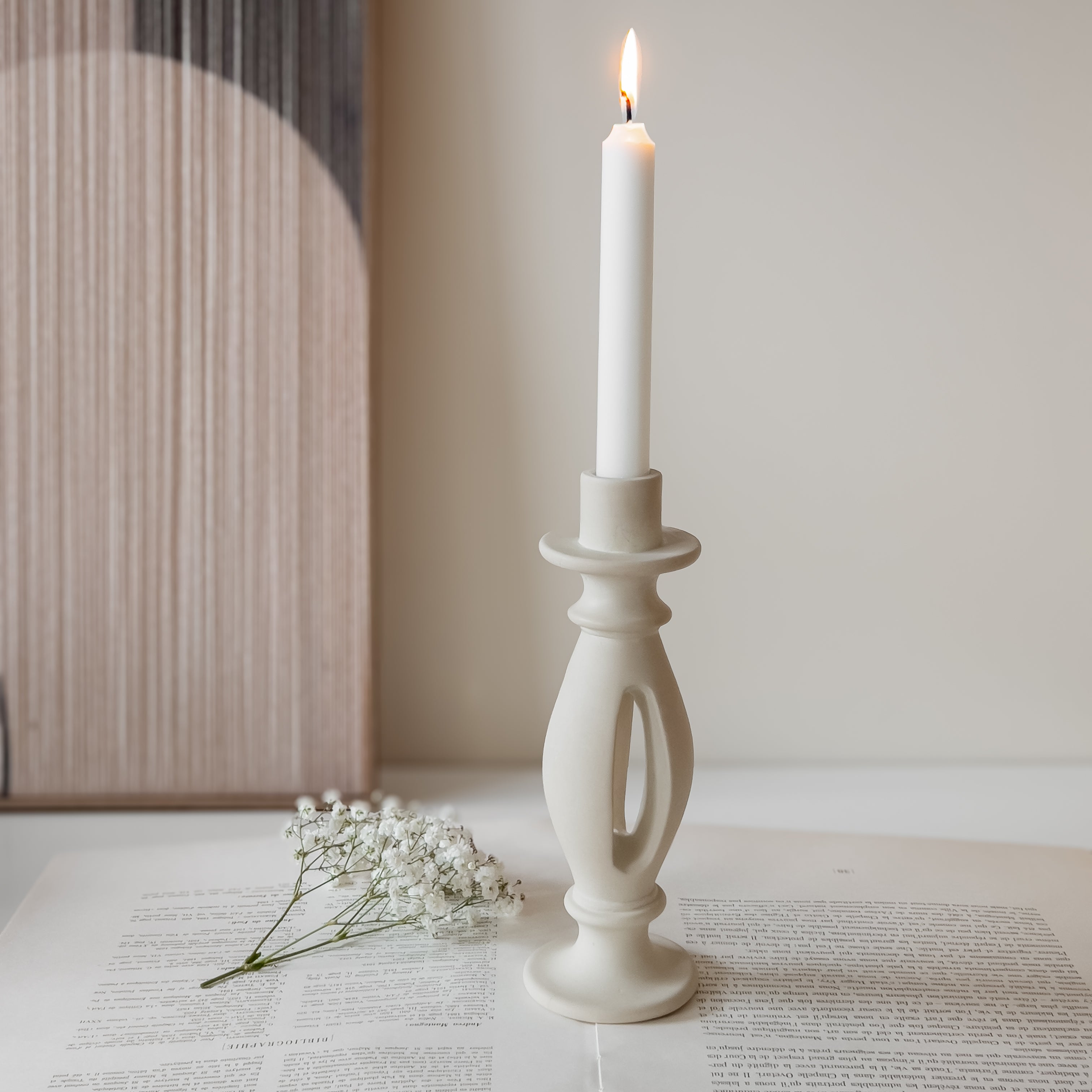 stenen kandelaar – off-white – organische vorm – pre-loved Noii HOME