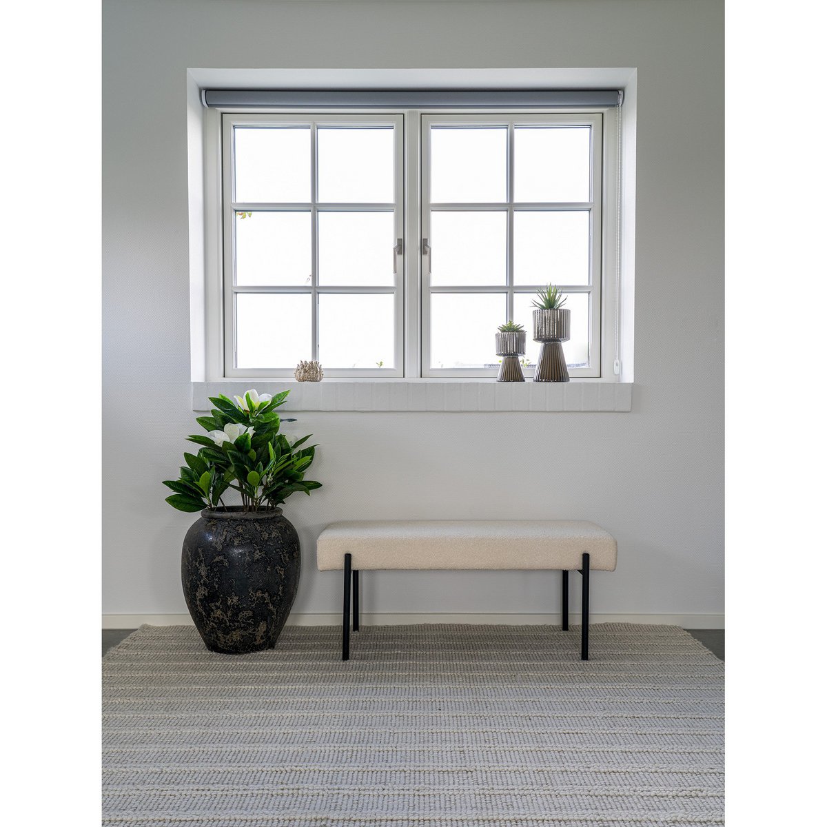 Swindon Bench - Bank in bouclé, wit met zwarte poten, 100x36x42,5 cm, HN1232 House Nordic ApS