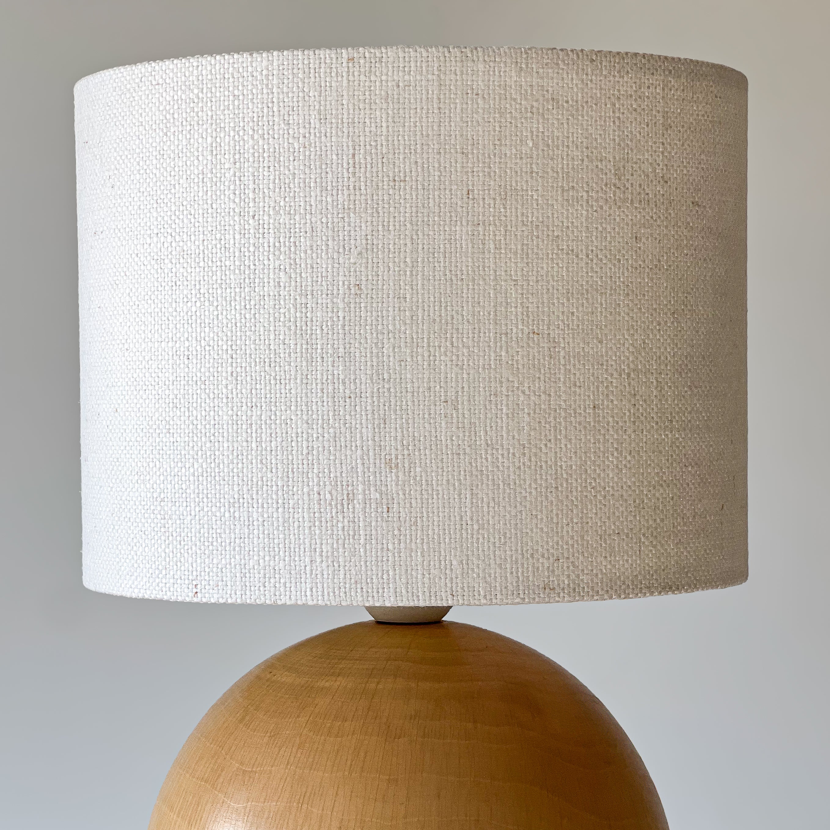 Tafellamp – massief hout & linnenlook Noii HOME