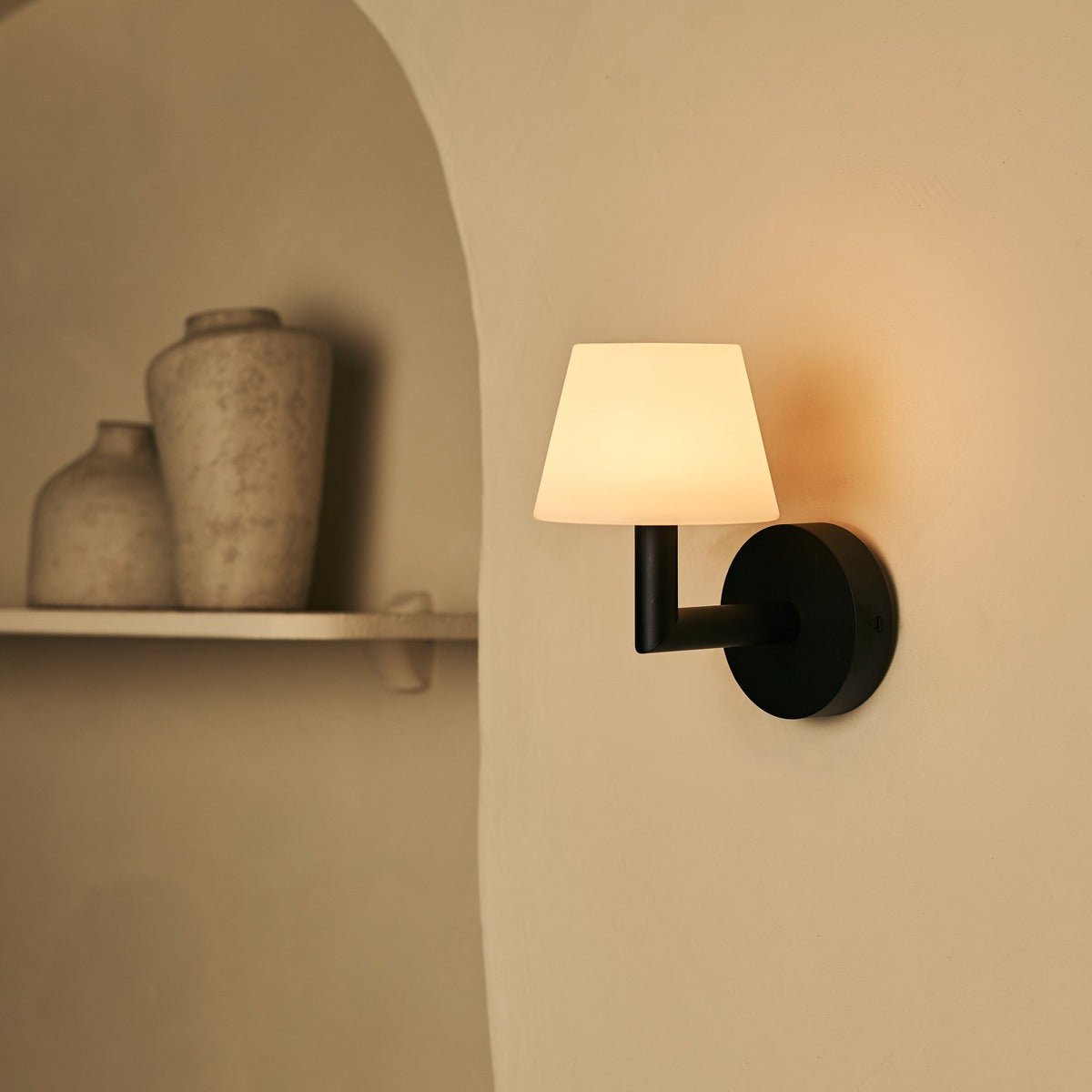 Ted Black houten oplaadbare wandlamp | Draadloze en dimbare verlichting Tavellio - Amsterdam