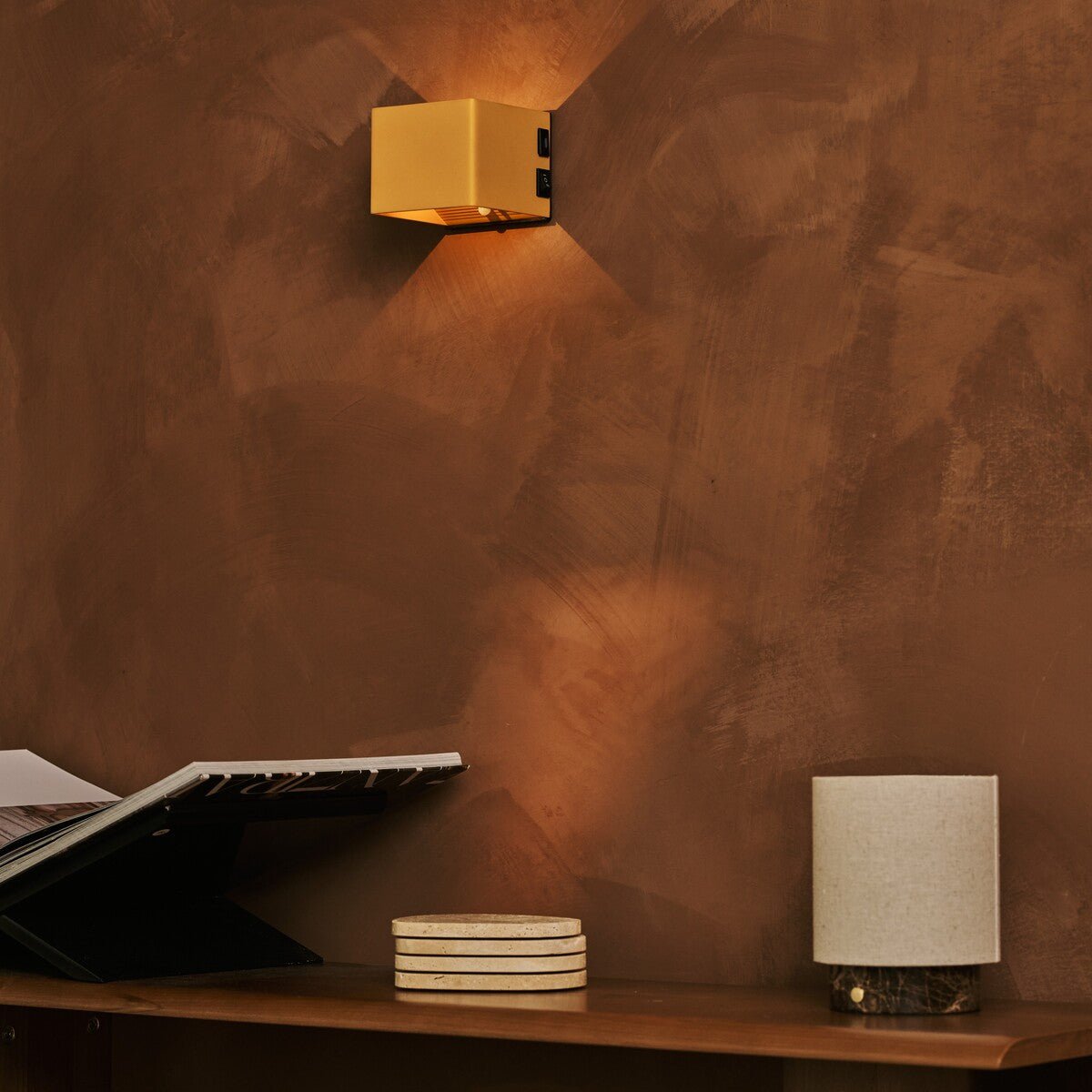 tess okergele oplaadbare wandlamp, tavellio amsterdam Tavellio - Amsterdam