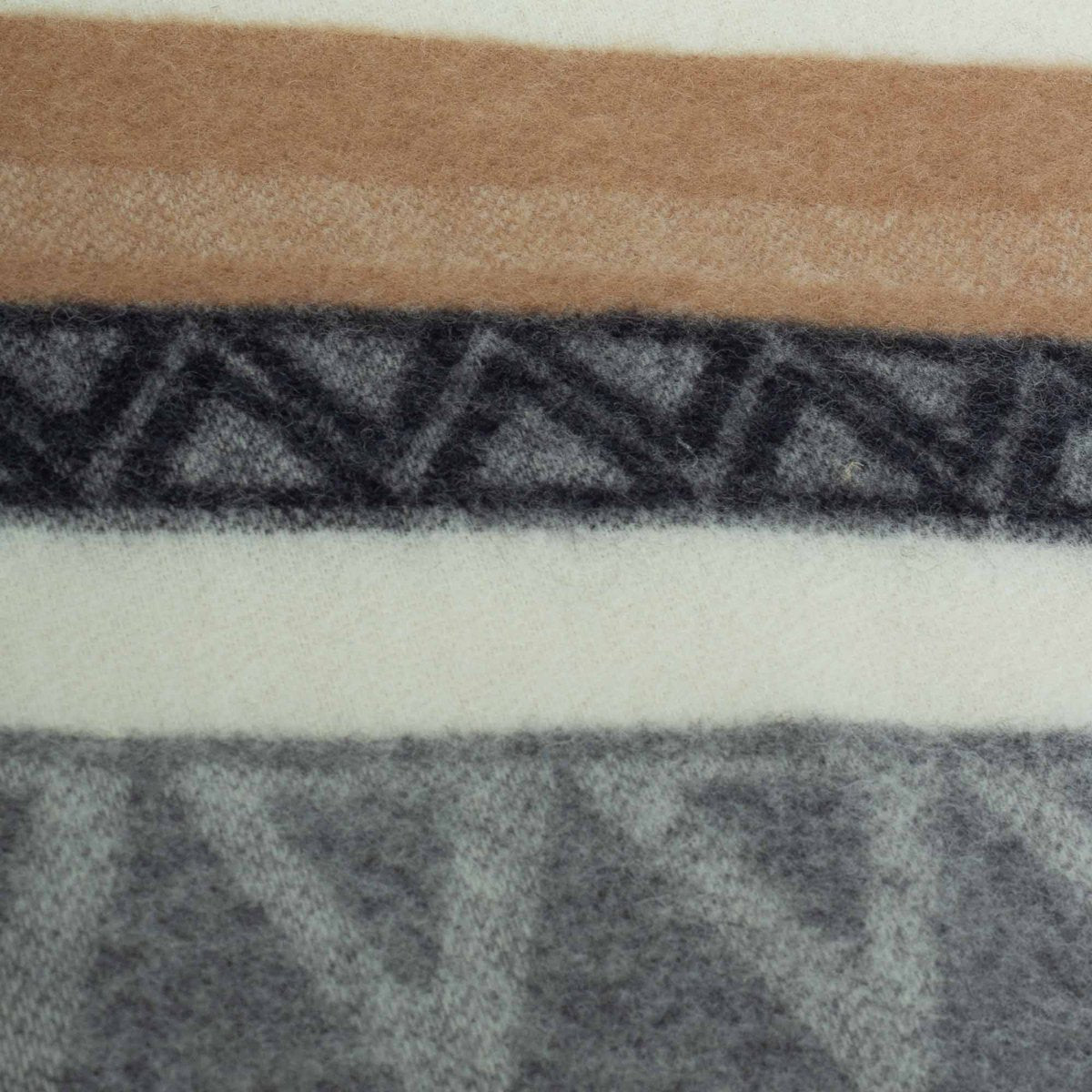 triangel plaid – luxe deken van 100% Nieuw-Zeelandse wol MoST Blankets