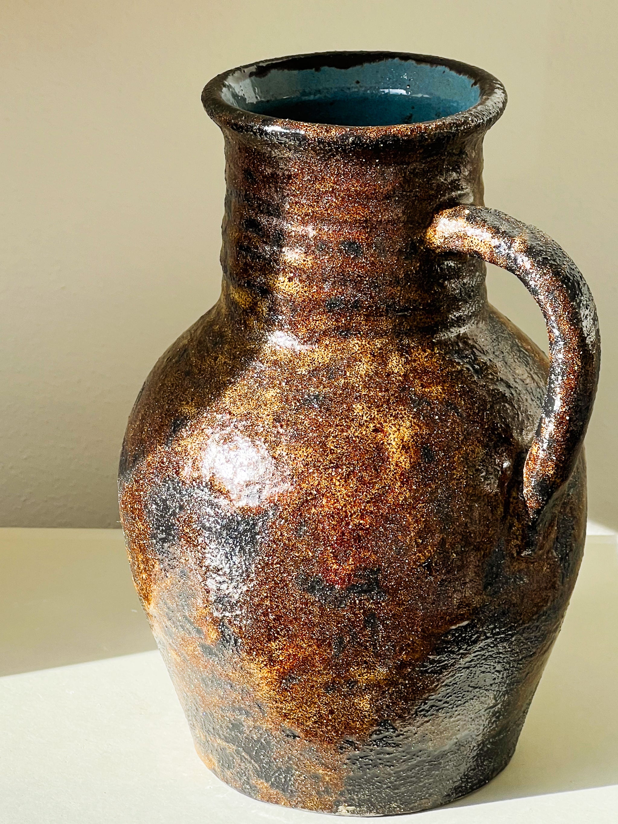 unieke keramieken kruikvaas – bruin gevlamd - pre-loved Noii home