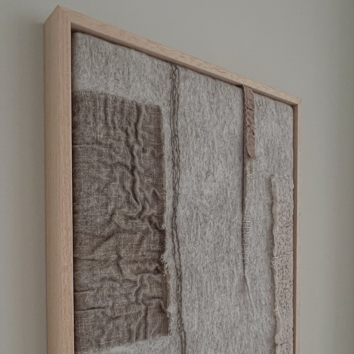 Vilten schilderij Imperfectus IX – Vilt & Vlow | 40 × 30 cm Vilt & Vlow