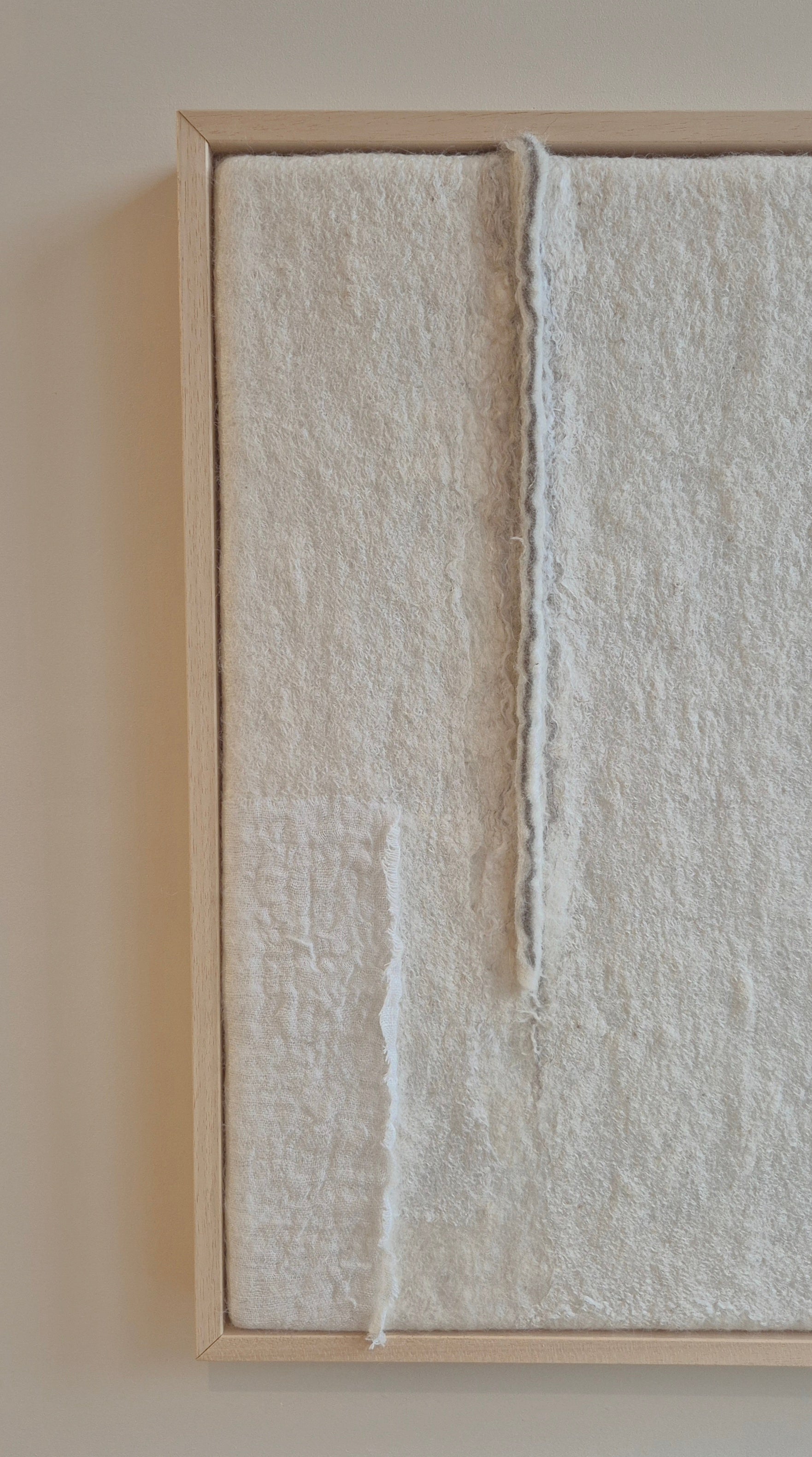 vilten wandkunst imperfectus I – vilt & vlow | 40 × 40 cm Noii HOME