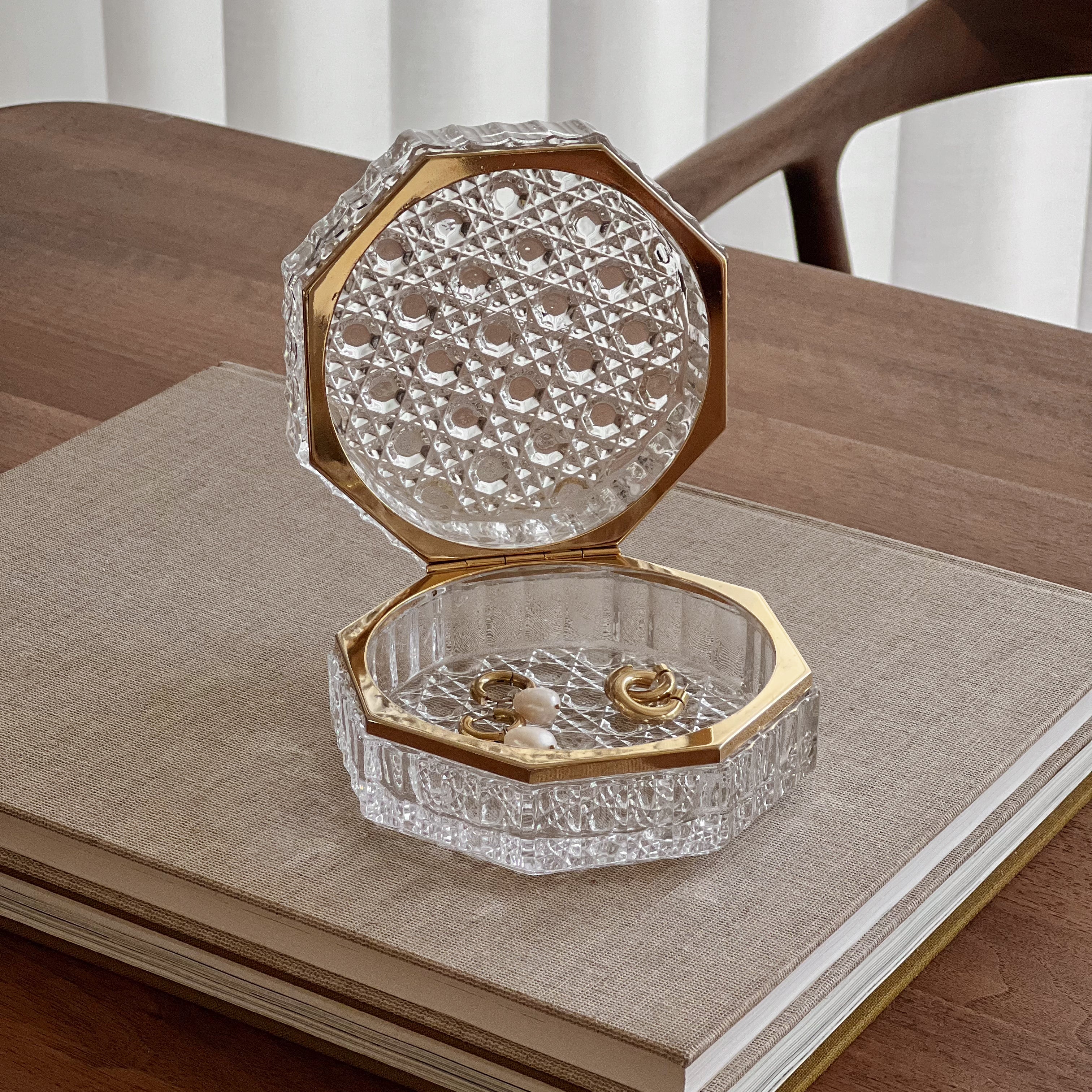 vintage kristallen sieradendoos met messing scharnier – baccarat stijl Noii HOME