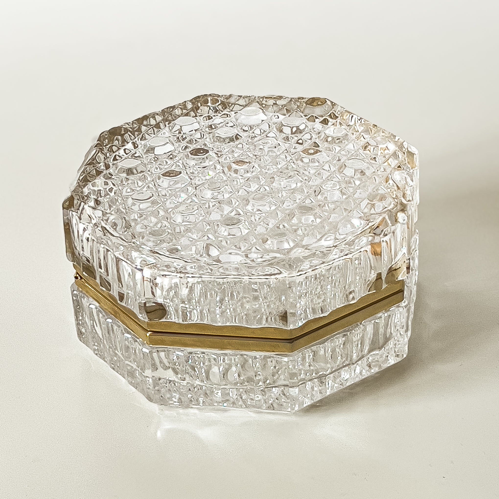 vintage kristallen sieradendoos met messing scharnier – baccarat stijl Noii HOME