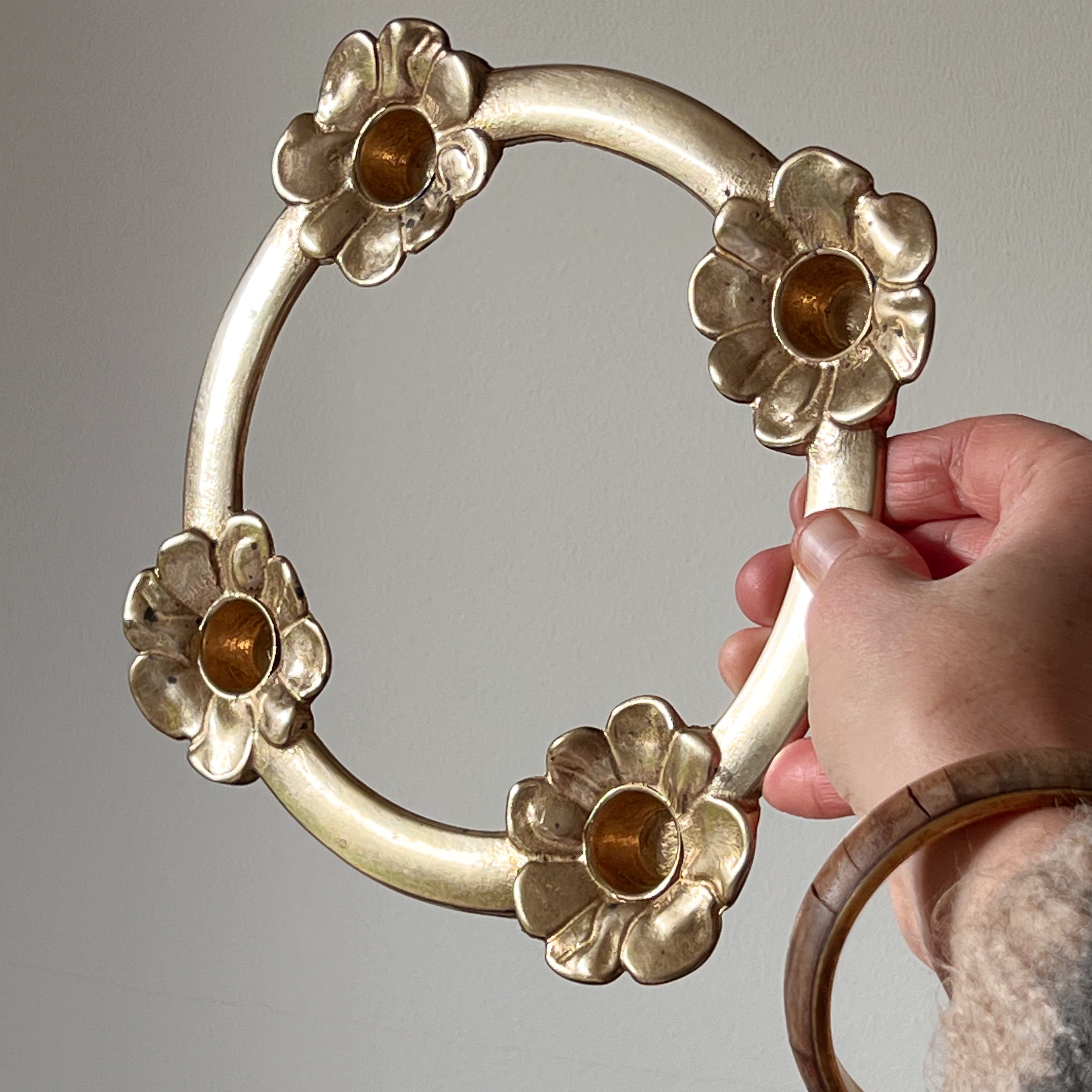 vintage messing kandelaar - advent - met bloemvormige houders Noii HOME