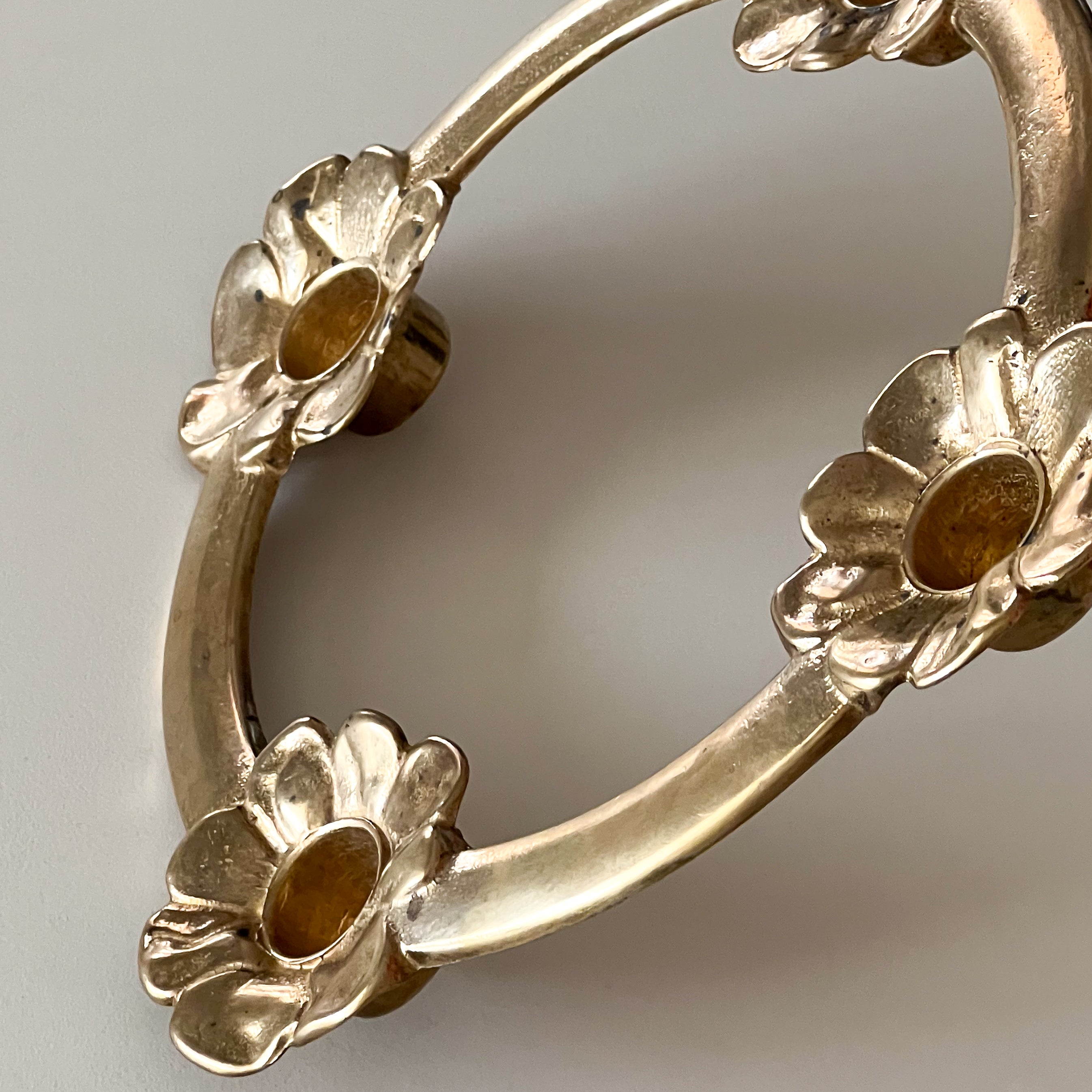 vintage messing kandelaar - advent - met bloemvormige houders Noii HOME