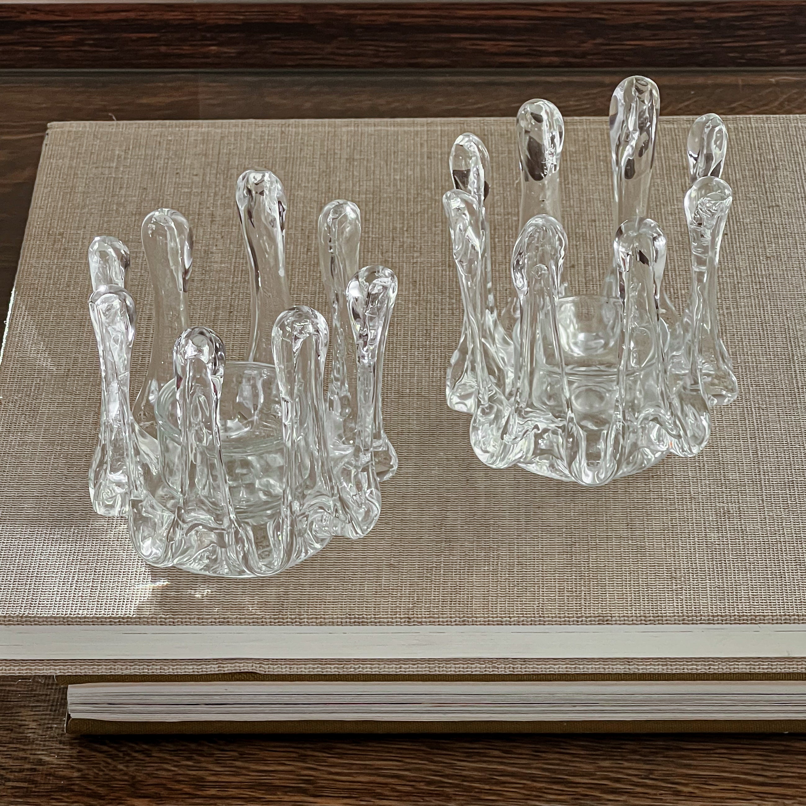 vintage set glazen Zweedse waxinelichthouders – ice drip design - Gränna Glasbruk Noii HOME