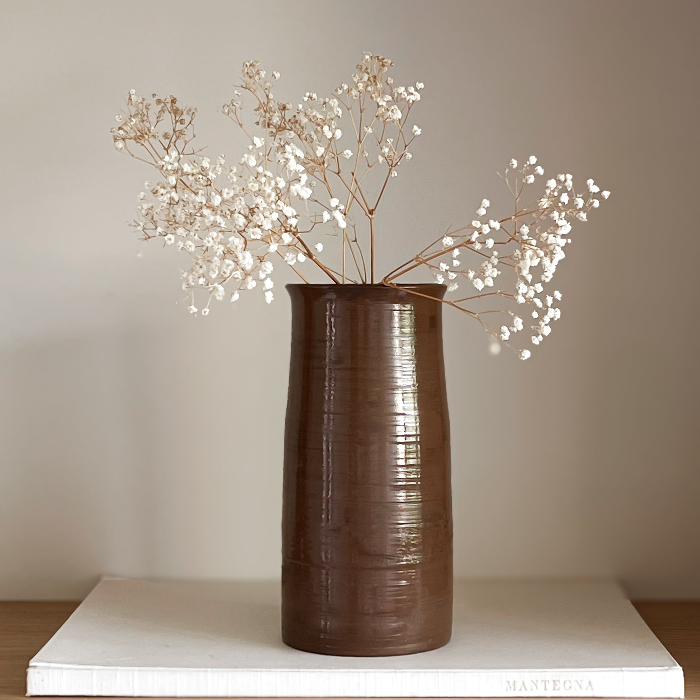 vintage studio pottery vaas – bruin glazuur – handgesigneerd 1979 Noii HOME
