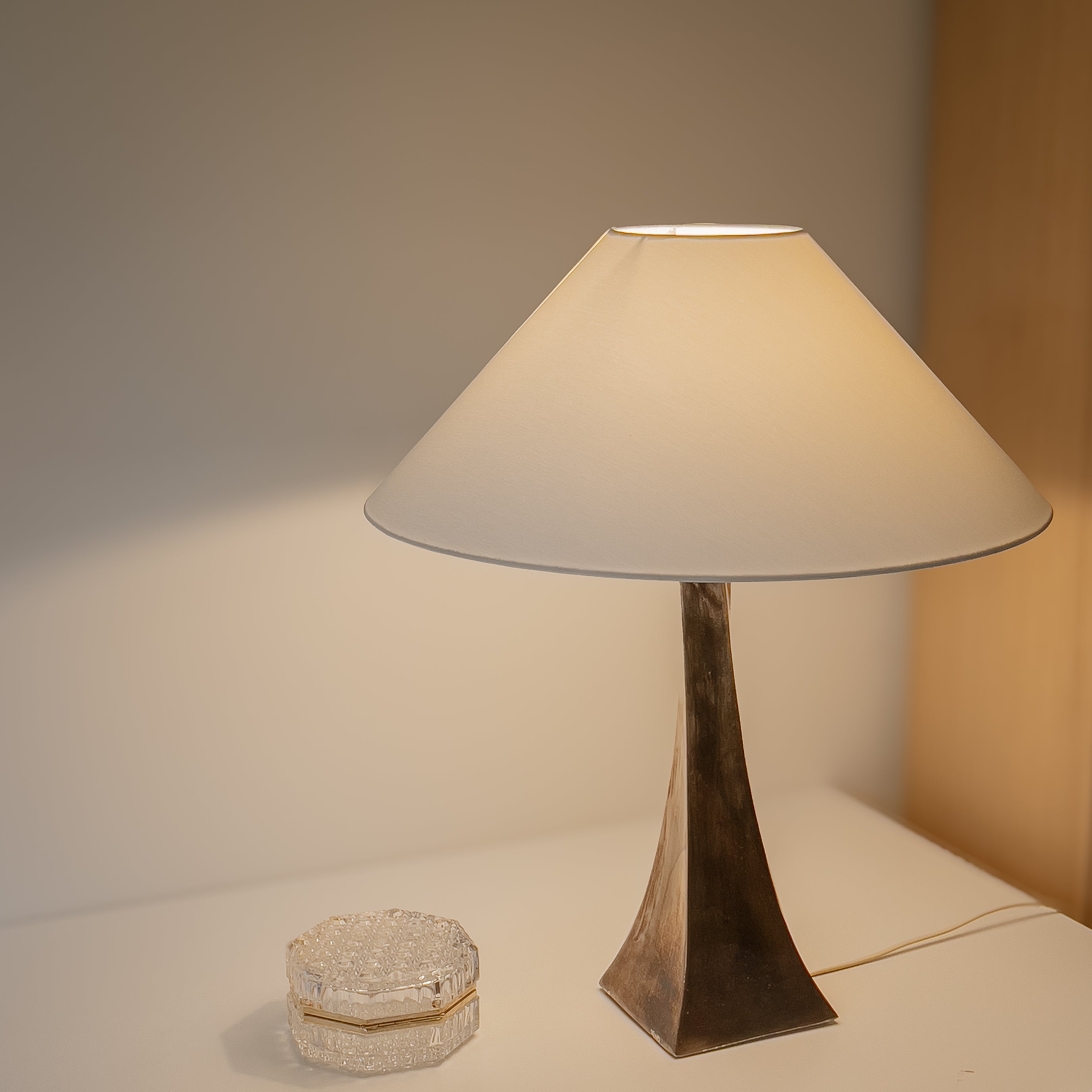 vintage tafellamp koper patina – mid-century modern Noii HOME