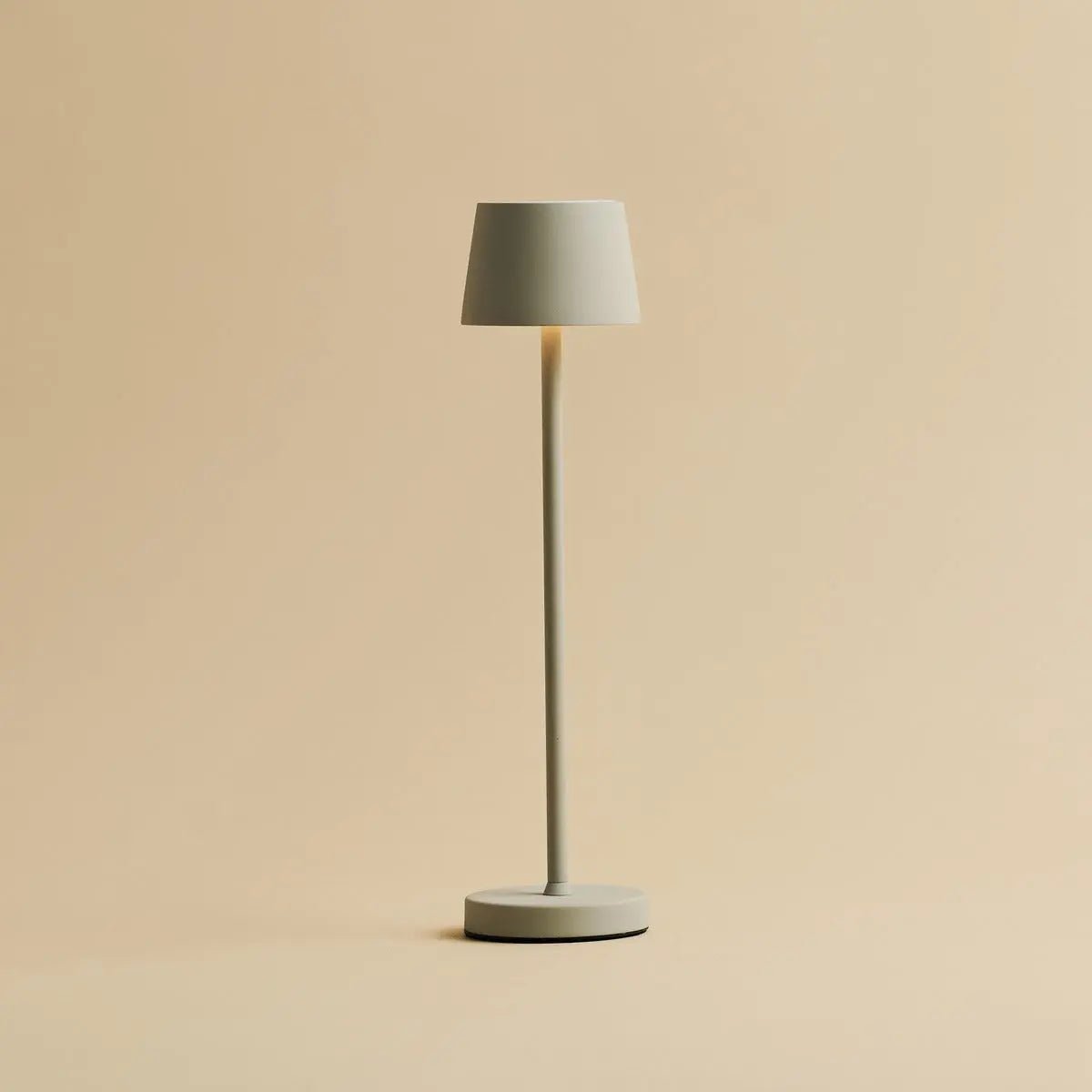Vondel Mini Shadow Gray Oplaadbare en draadloze lamp perfect voor horeca -industrie - draadloos oplaadbaar via laadstation Tavellio - Amsterdam