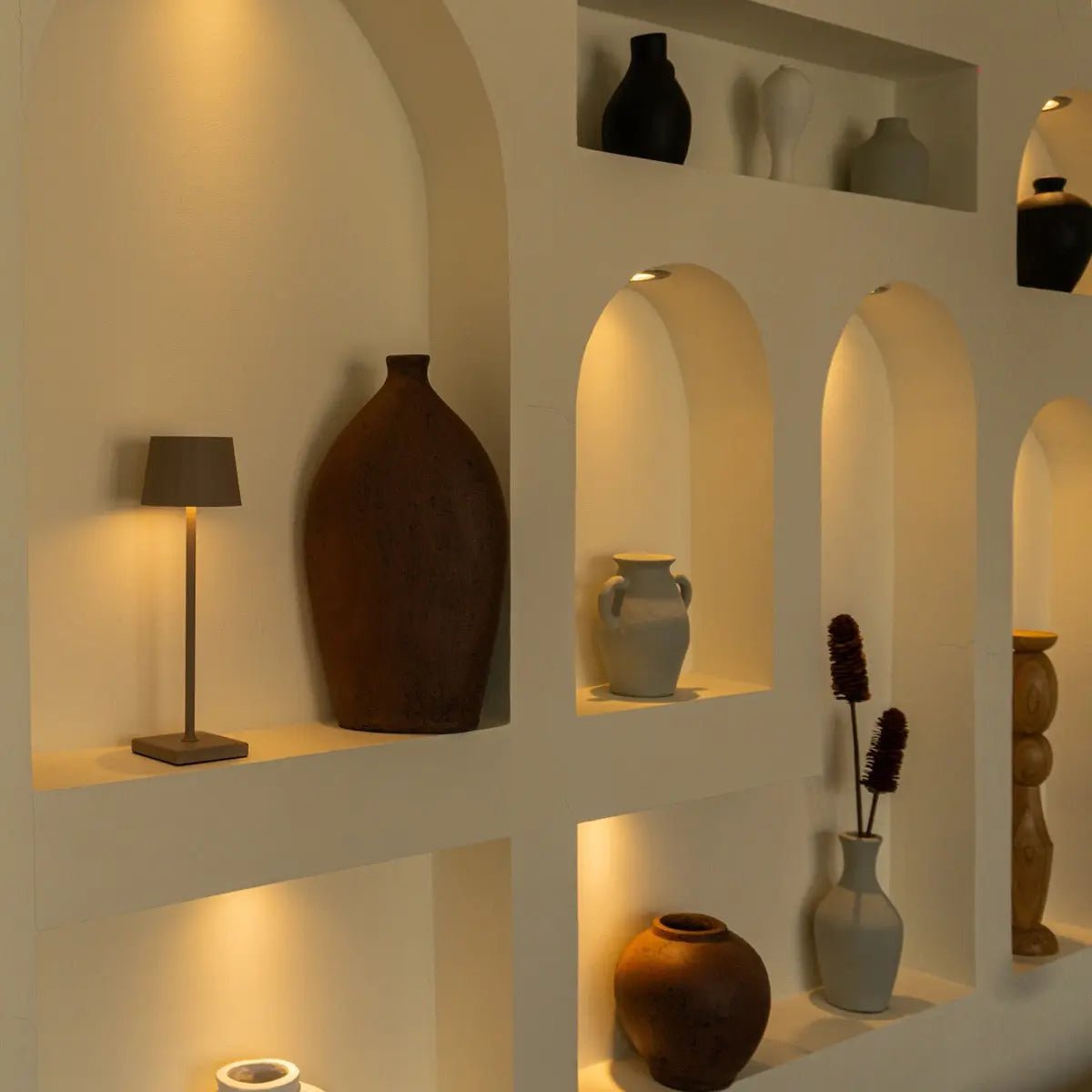 William Koala Brown oplaadbare ijzeren tafellamp – dimbaar, opladen via USB-C, batterijduur van 120 uur Tavellio - Amsterdam