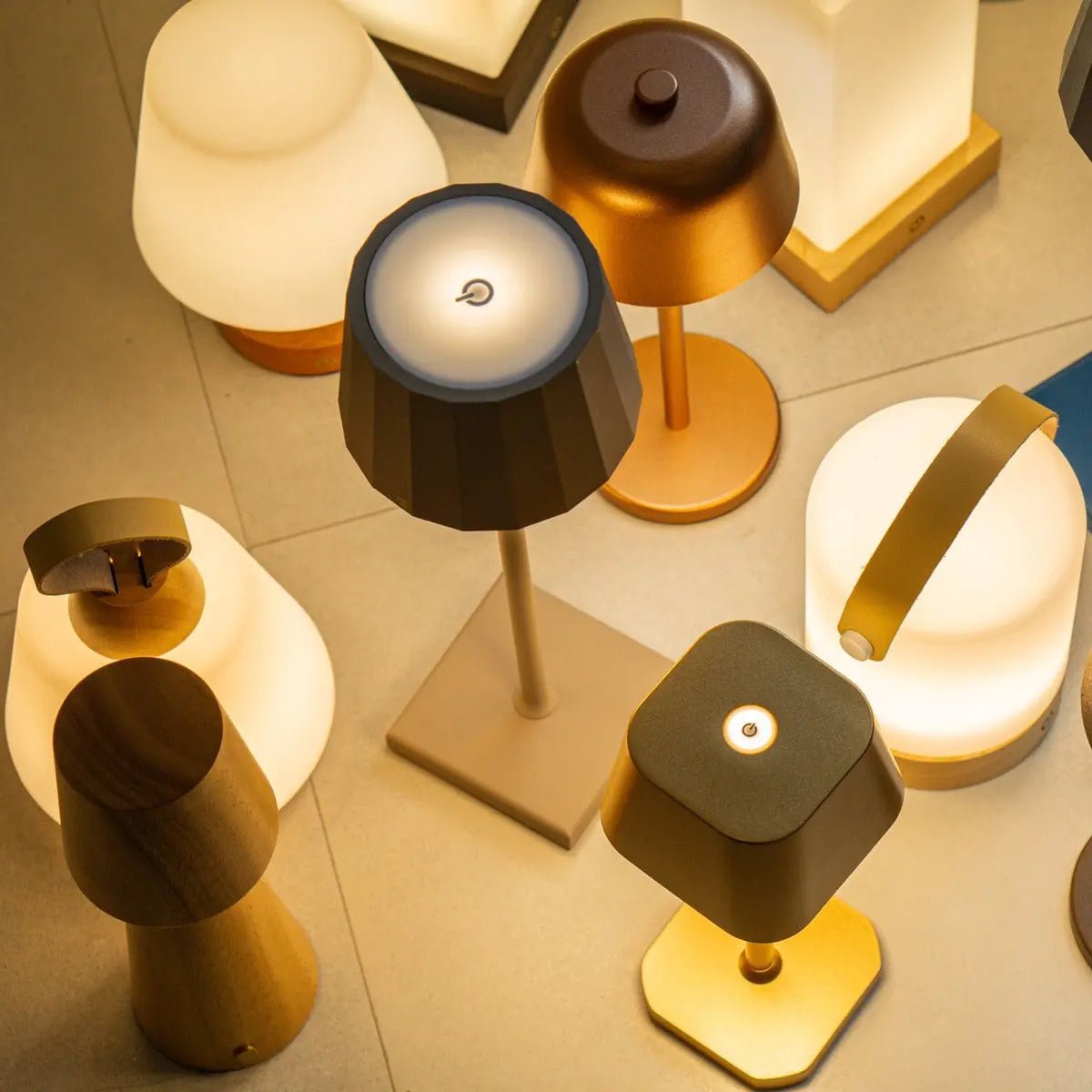 William Koala Brown oplaadbare ijzeren tafellamp – dimbaar, opladen via USB-C, batterijduur van 120 uur Tavellio - Amsterdam