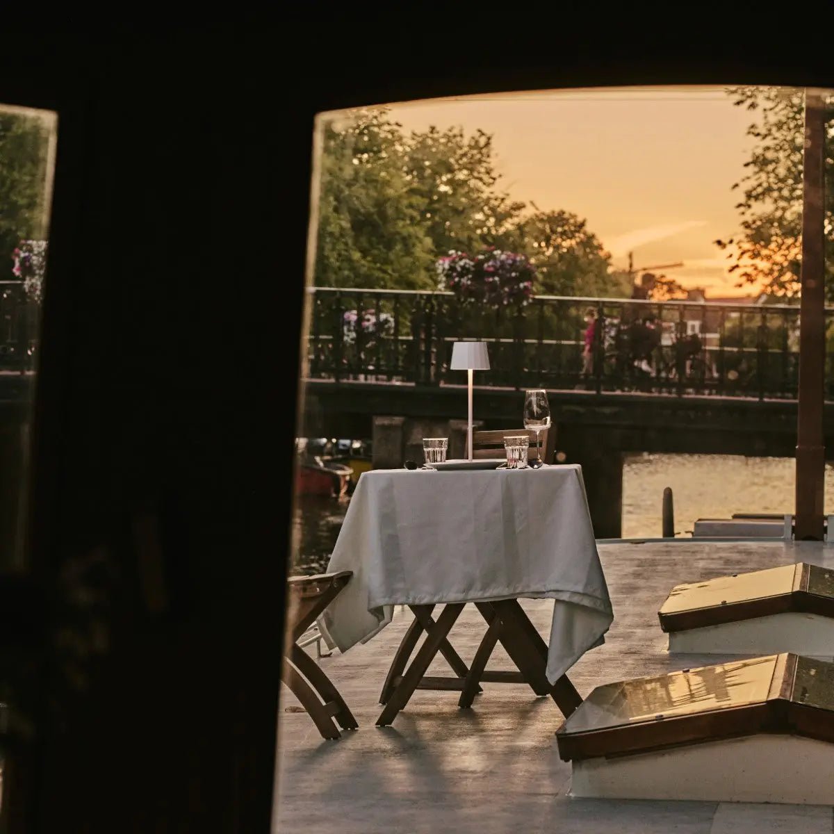 William White oplaadbare tafellamp – draadloos, dimbaar, batterijduur van 120 uur Tavellio - Amsterdam